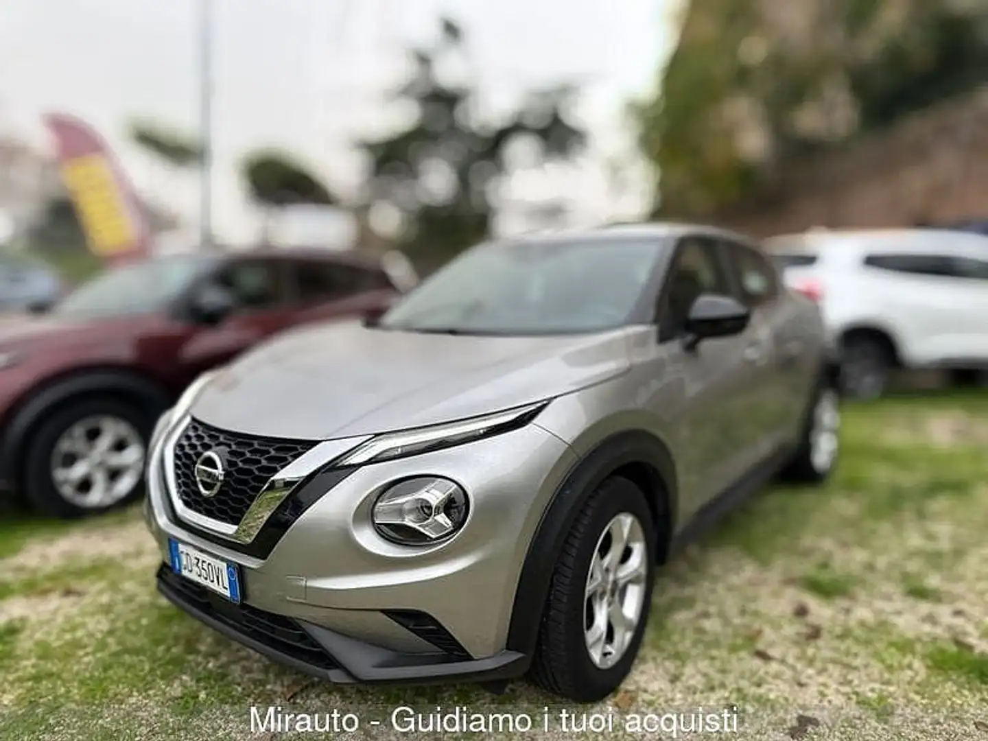 Nissan Juke 2ª serie Juke 1.0 DIG-T 114 CV Acenta Grigio - 2