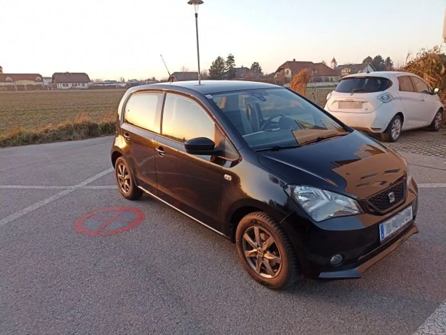 SEAT Mii Mii 1,0 Chili Schwarz - 2