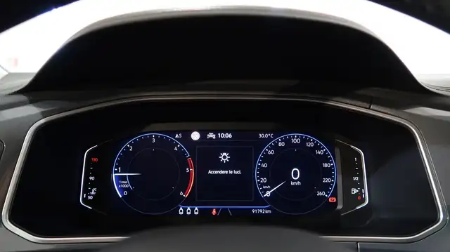 Volkswagen T-Roc view 10