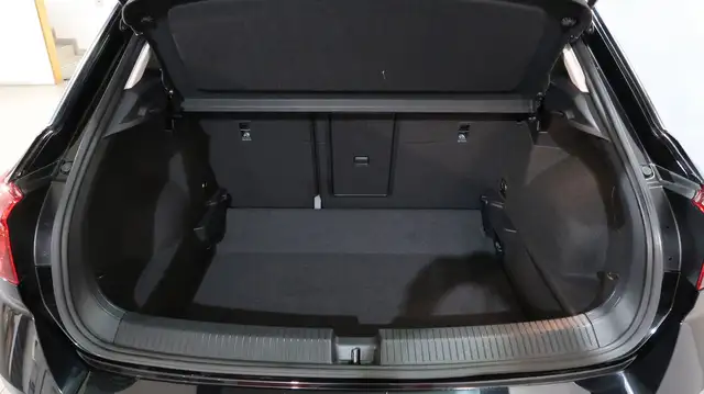 Volkswagen T-Roc view 12