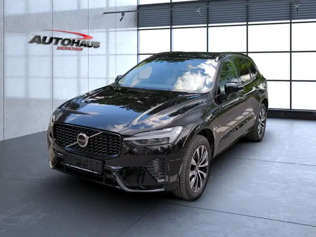 Volvo XC60 view 3
