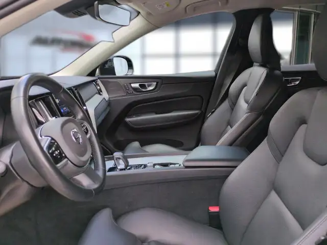 Volvo XC60 view 13