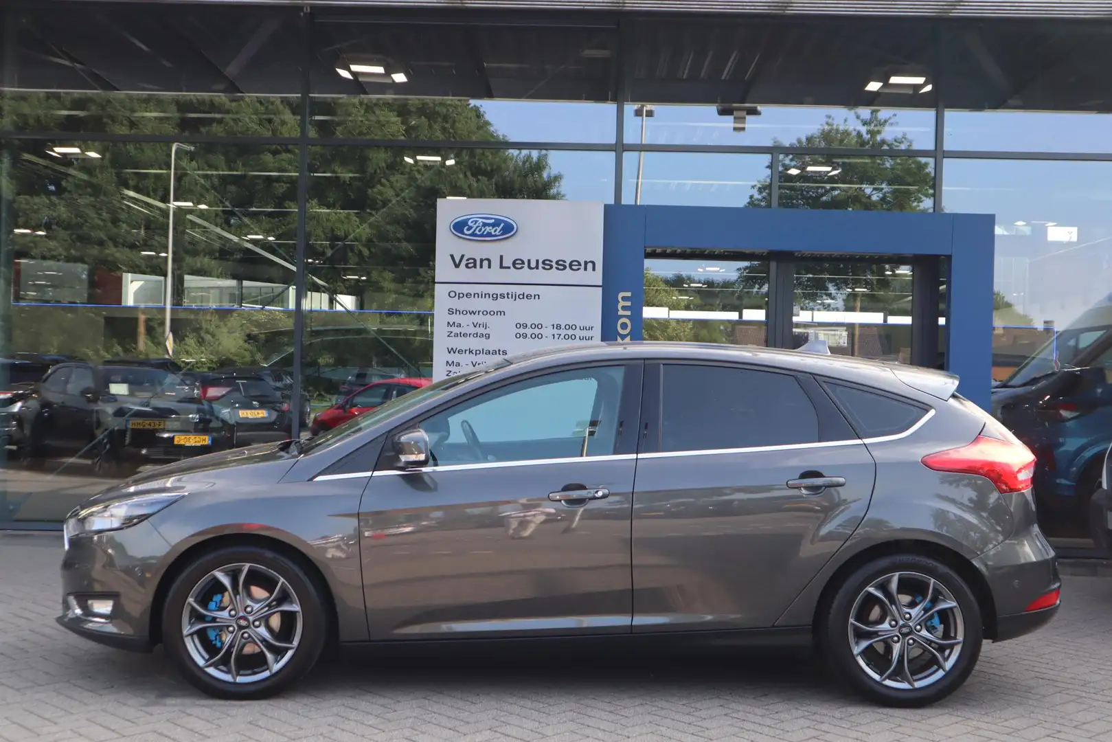 Ford Focus 125PK TITANIUM 5-DEURS NAVI CLIMA STOEL+STUURVERW. Grigio - 2