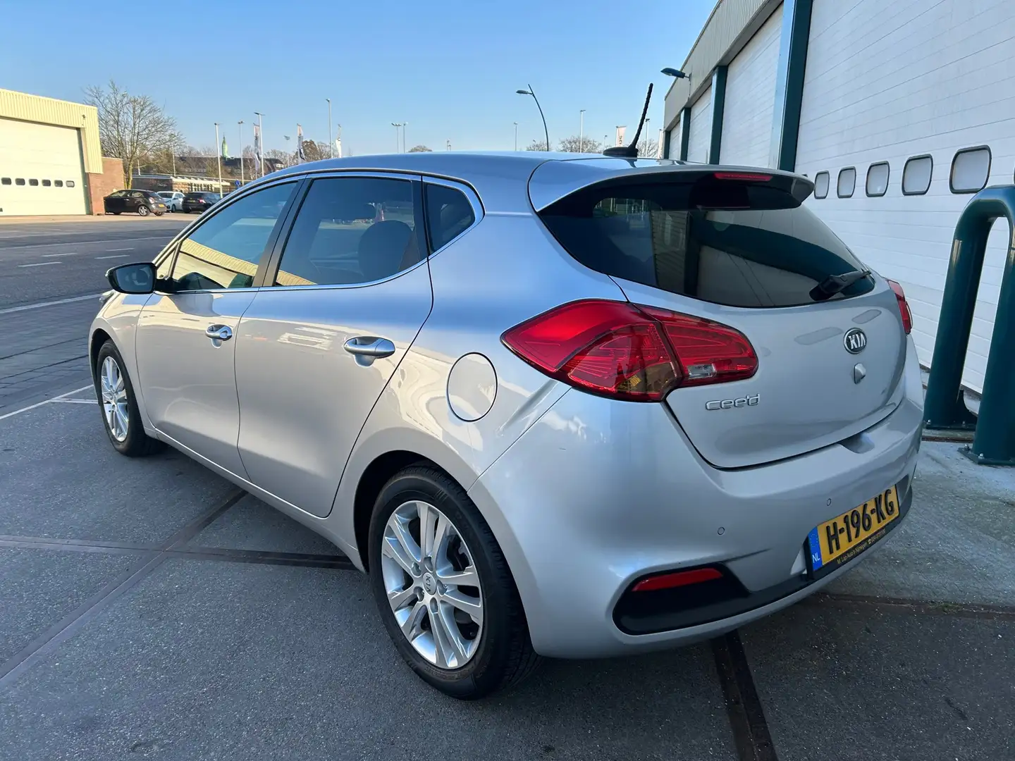 Kia Ceed / cee'd 1.4 CVVT Gris - 2