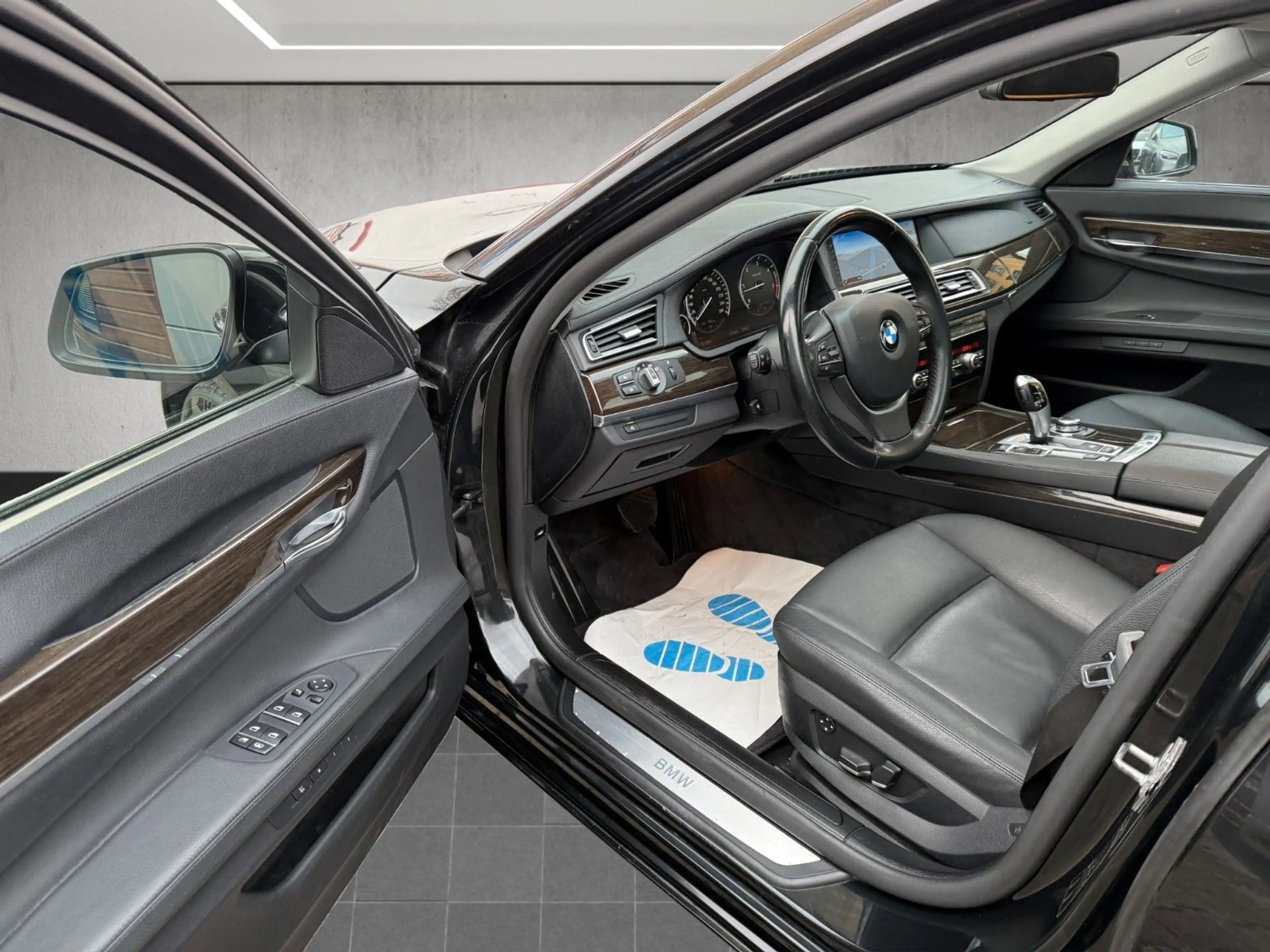 BMW 730 d Leder*Prof Navi*Schiebedach*Xenon*Kamera — photo 10