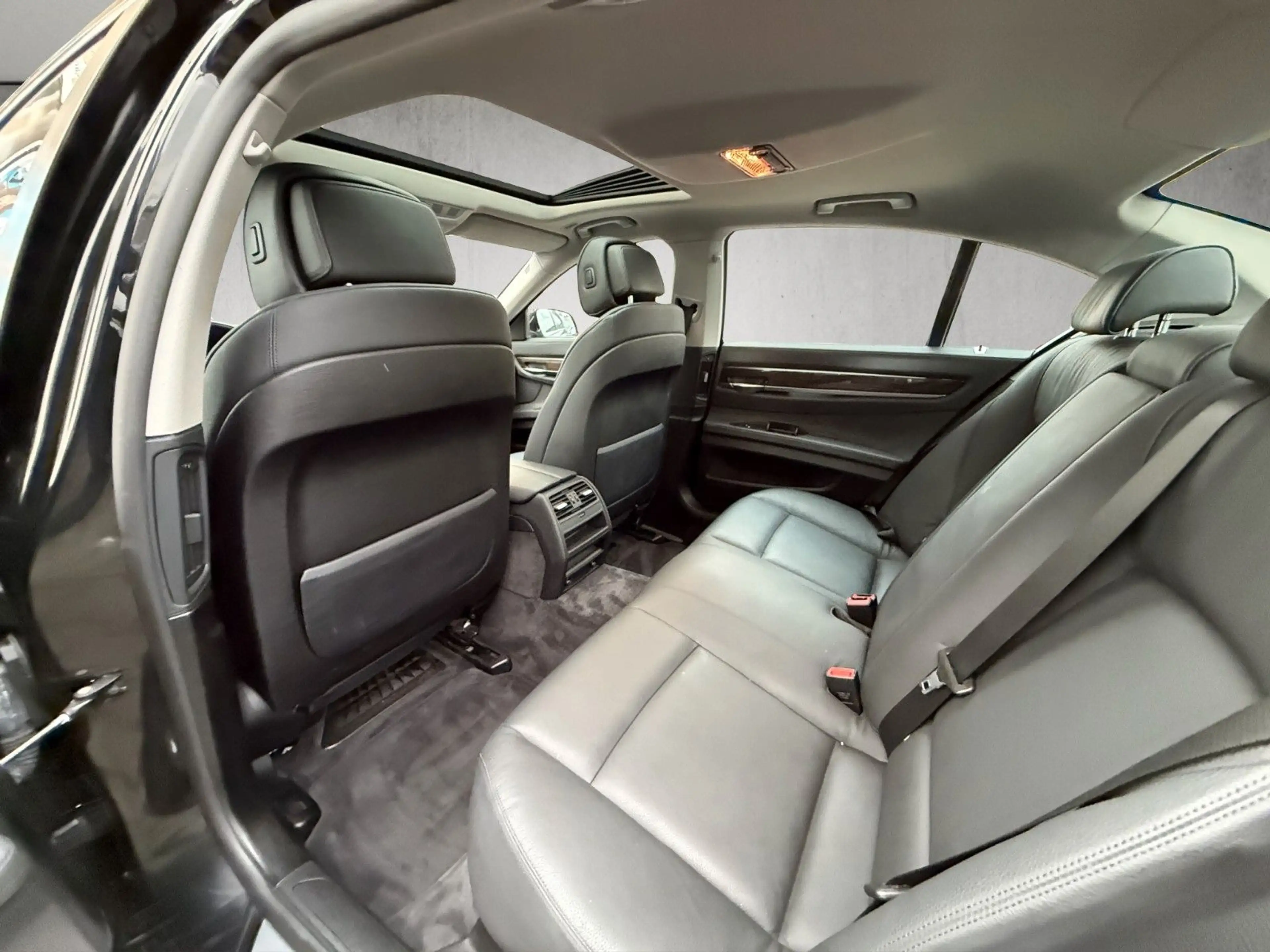 BMW 730 d Leder*Prof Navi*Schiebedach*Xenon*Kamera — photo 4