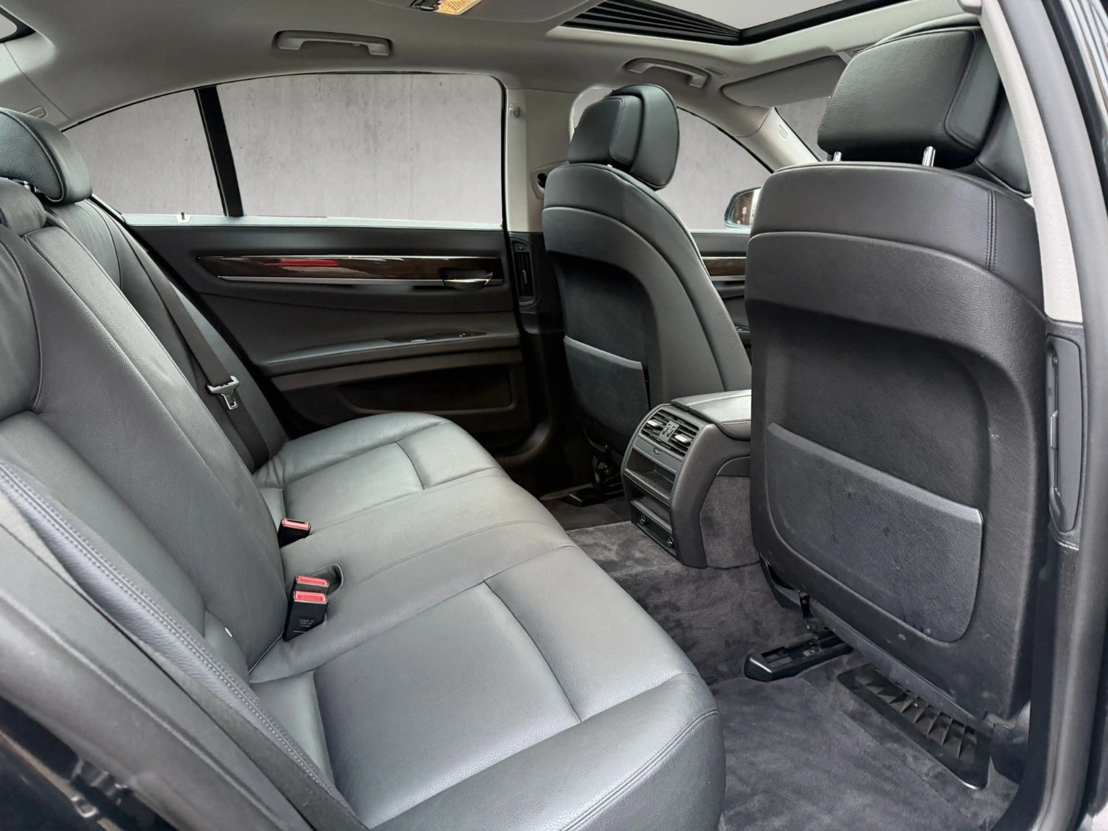 BMW 730 d Leder*Prof Navi*Schiebedach*Xenon*Kamera — photo 14