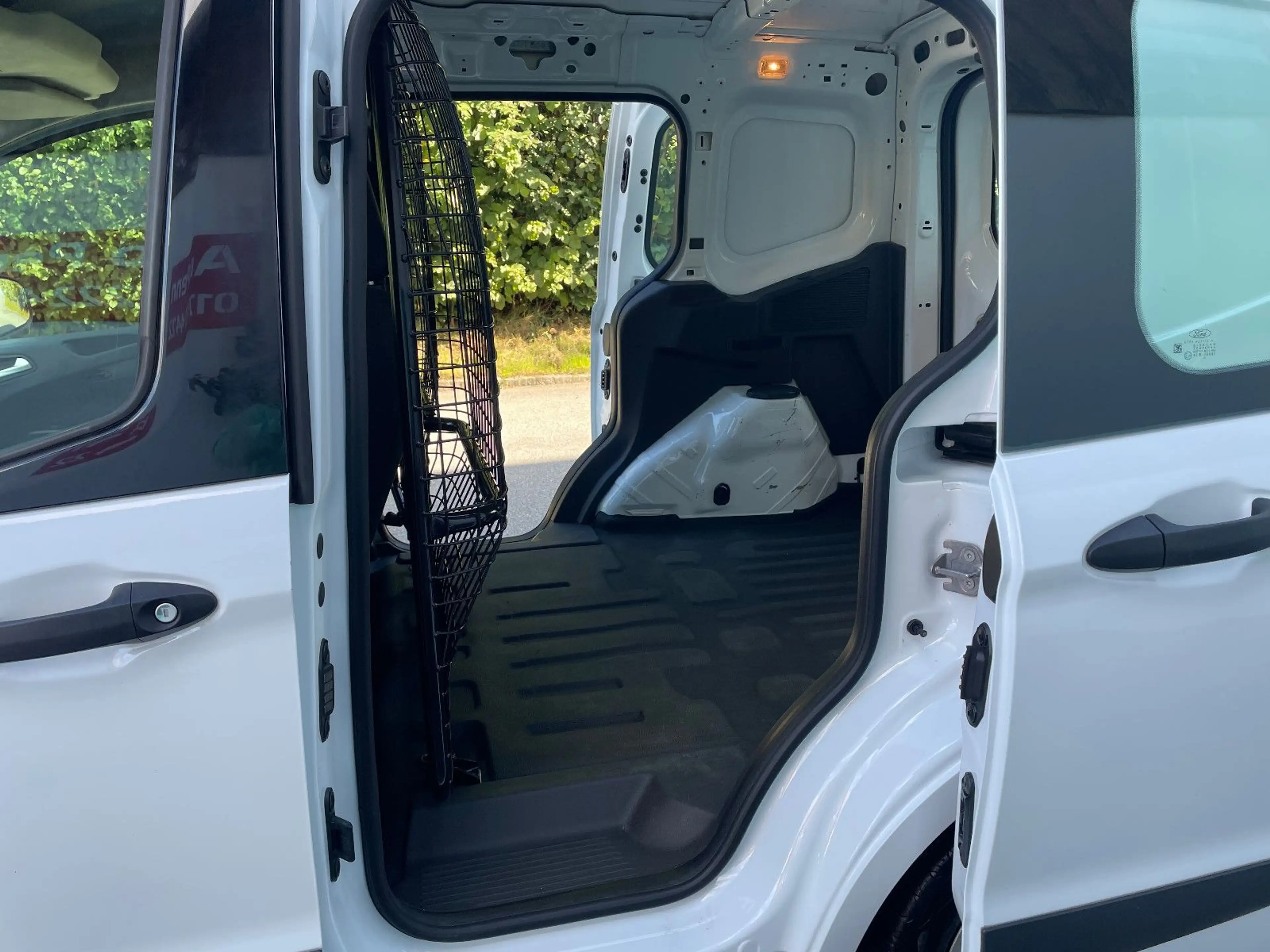 Ford Transit Courier Navi Schiebetüren — photo 22