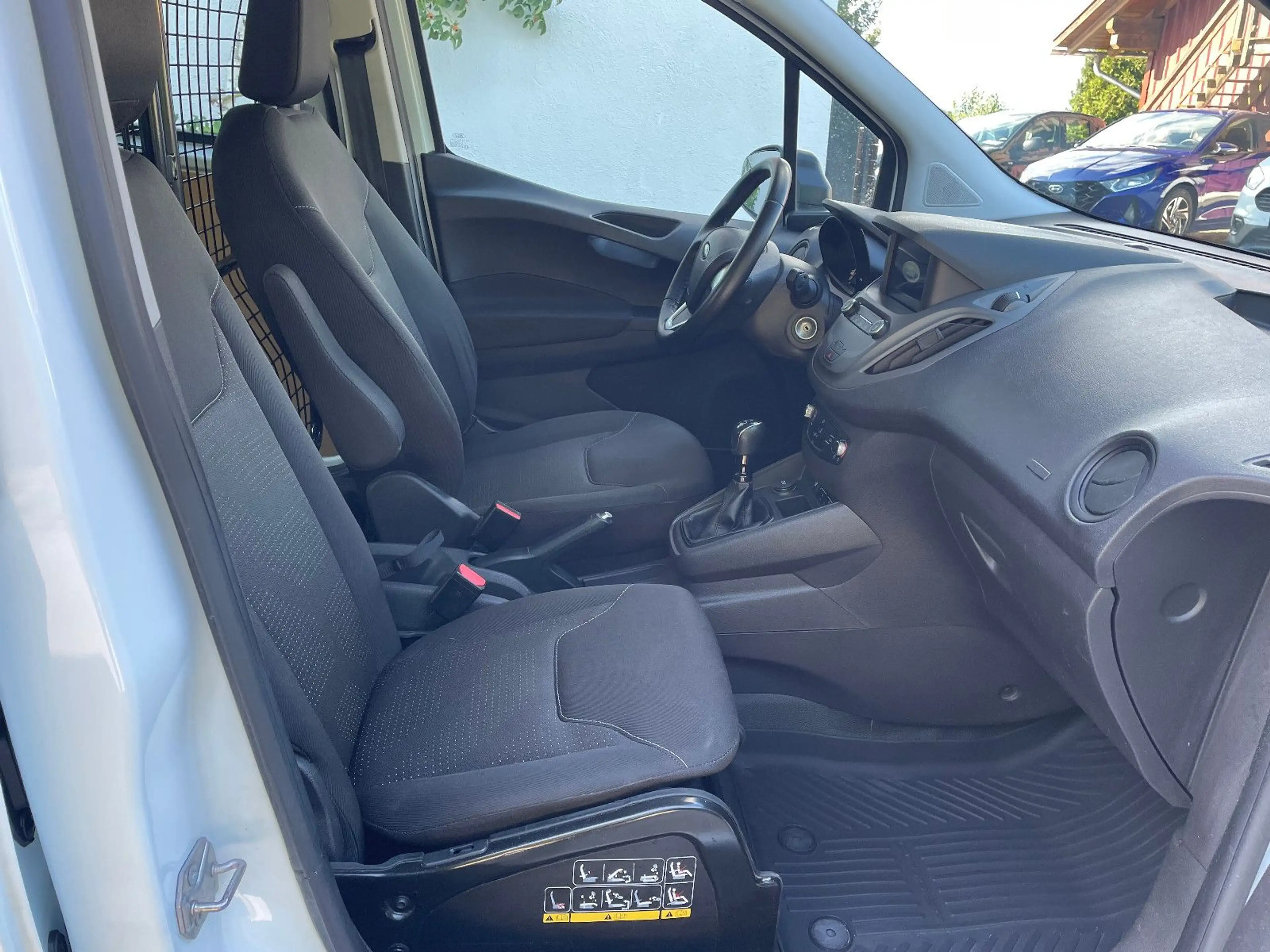 Ford Transit Courier Navi Schiebetüren — photo 8