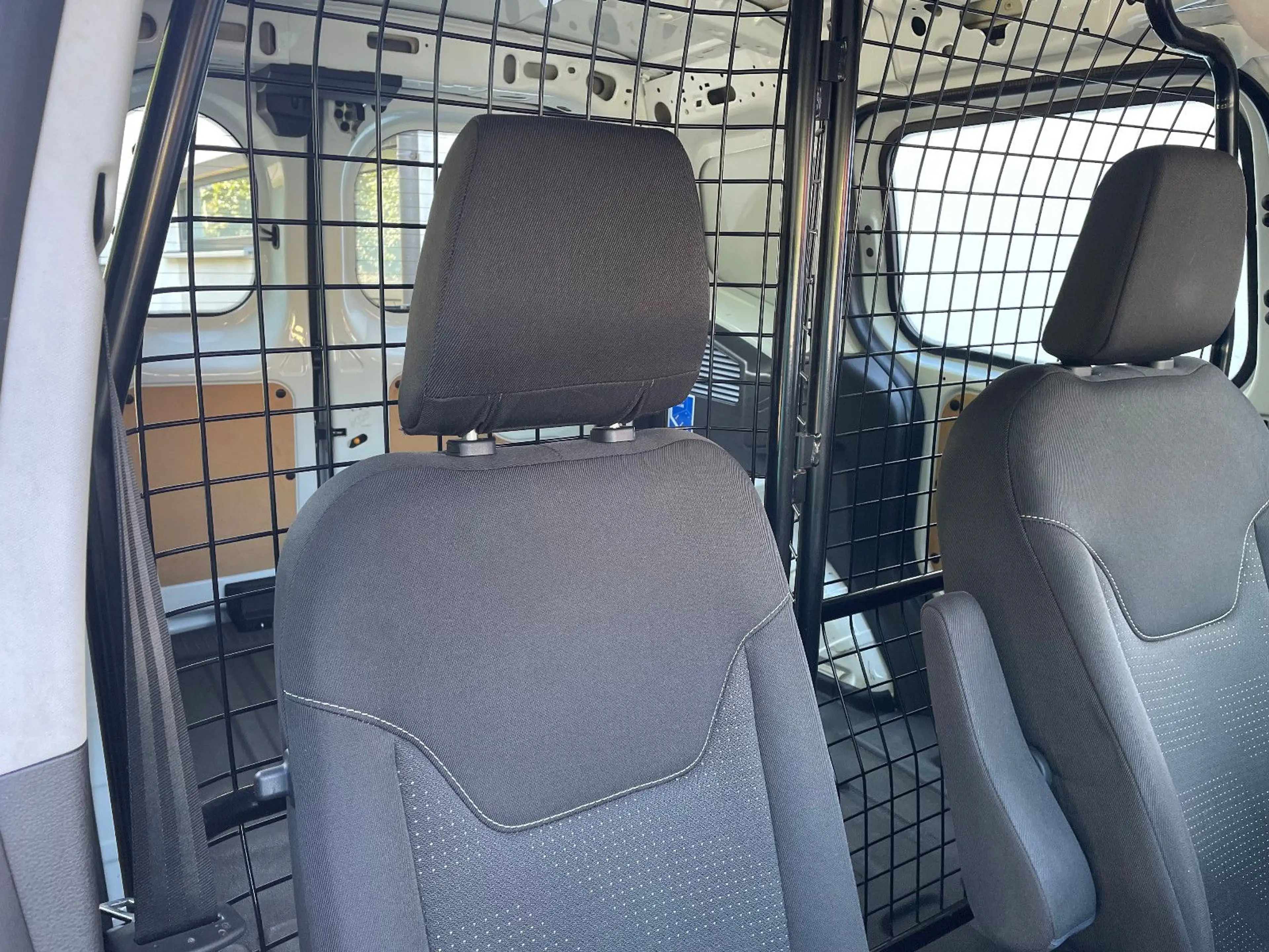 Ford Transit Courier Navi Schiebetüren — photo 9