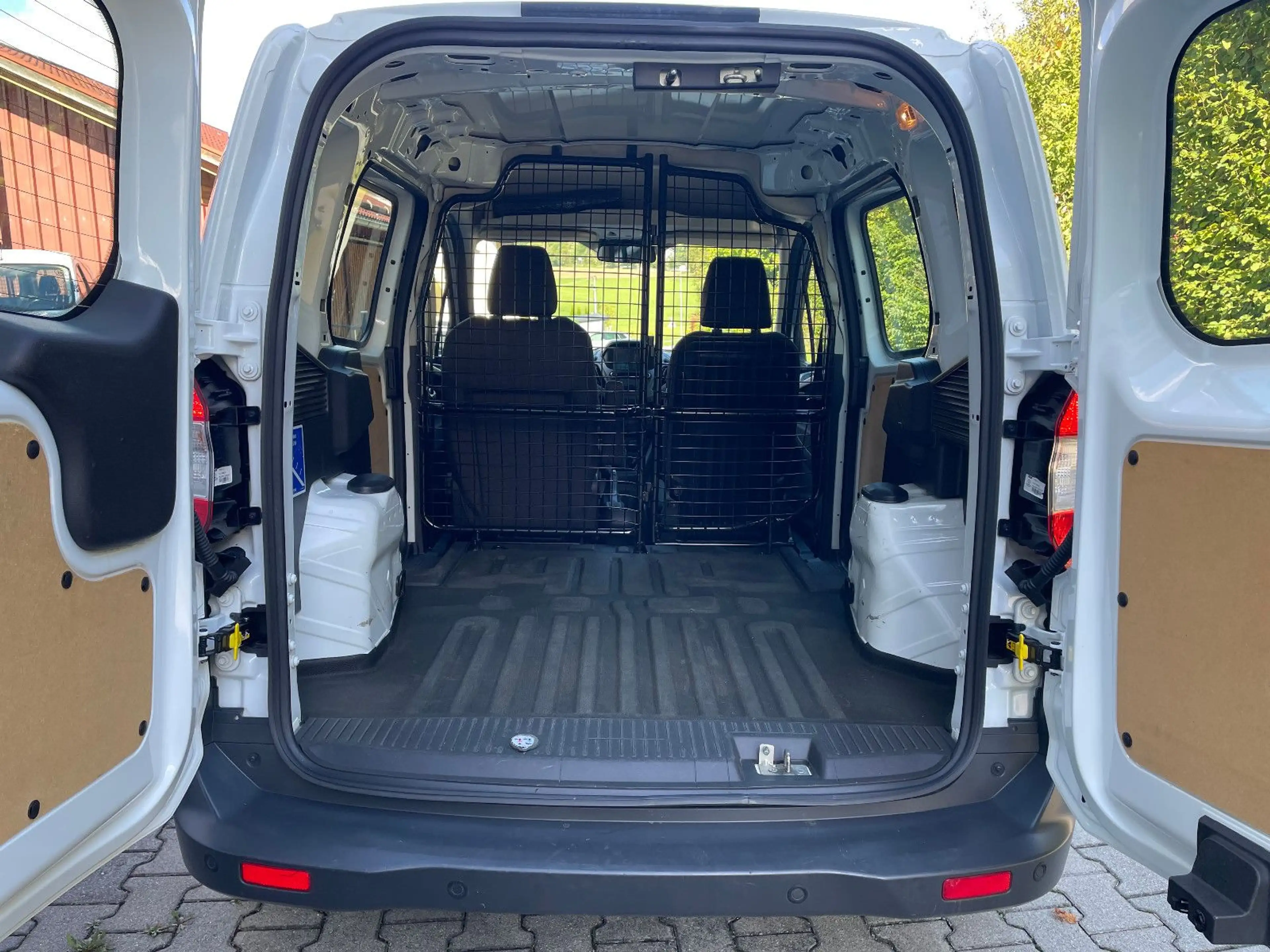 Ford Transit Courier Navi Schiebetüren — photo 19