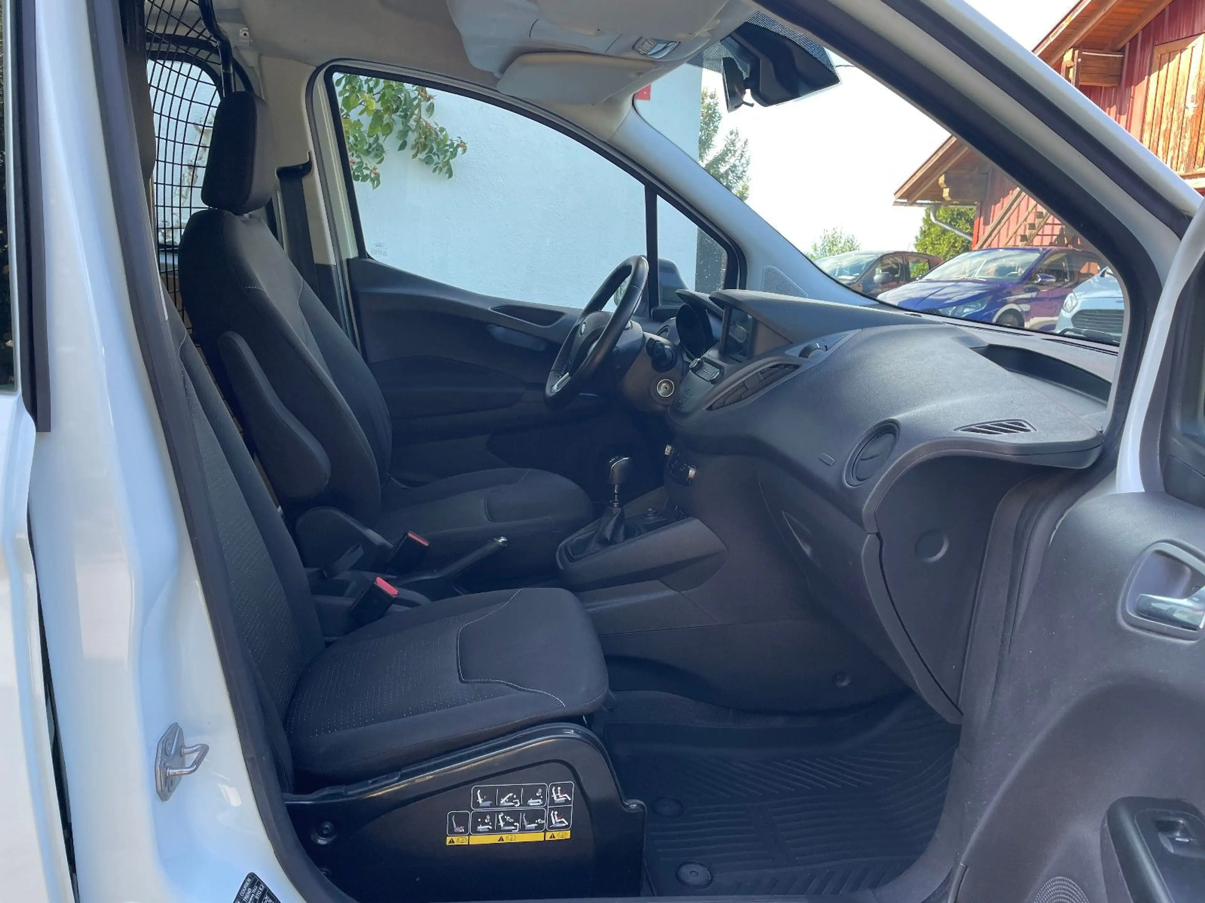 Ford Transit Courier Navi Schiebetüren — photo 10