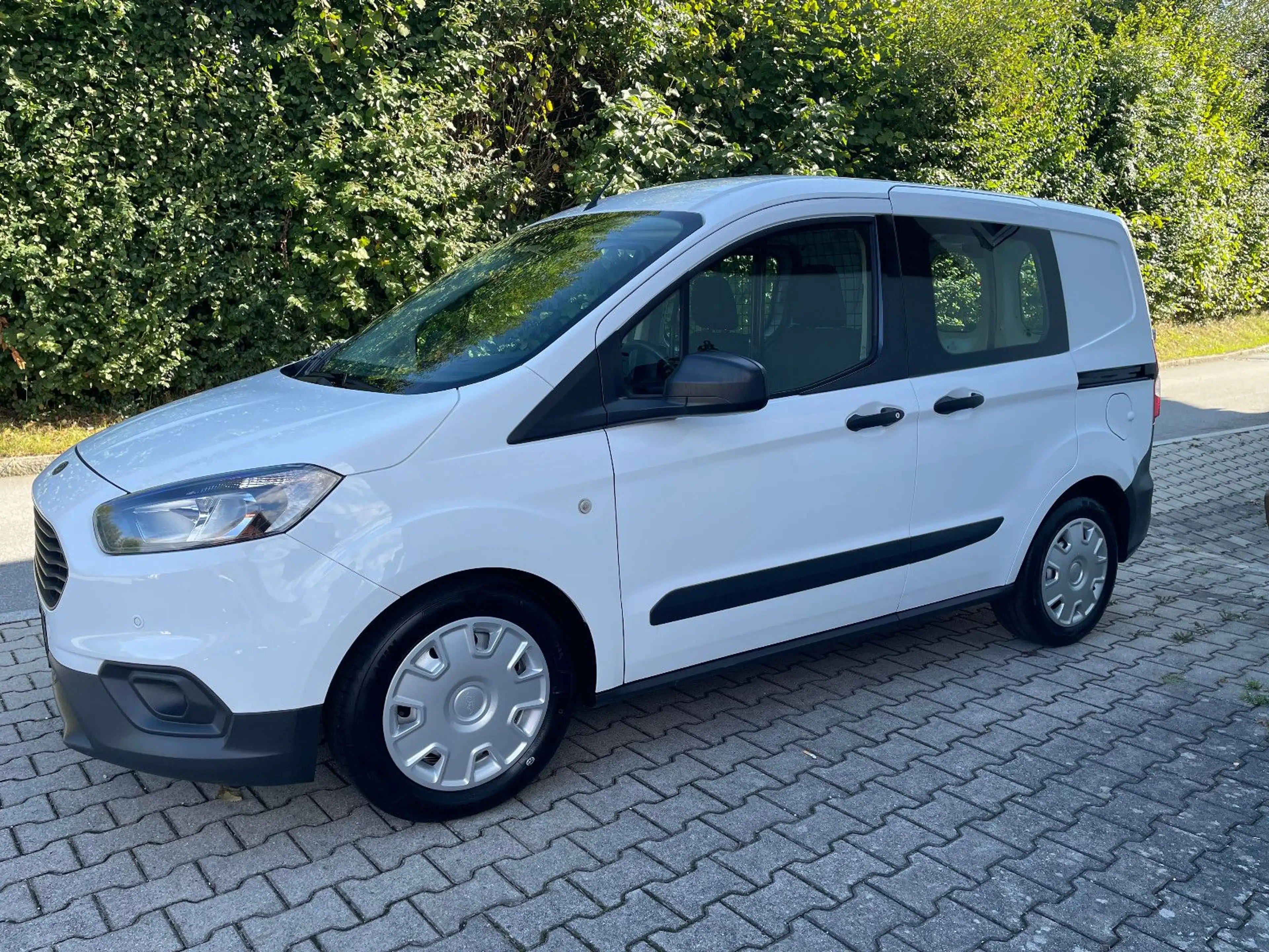 Ford Transit Courier Navi Schiebetüren — photo 2
