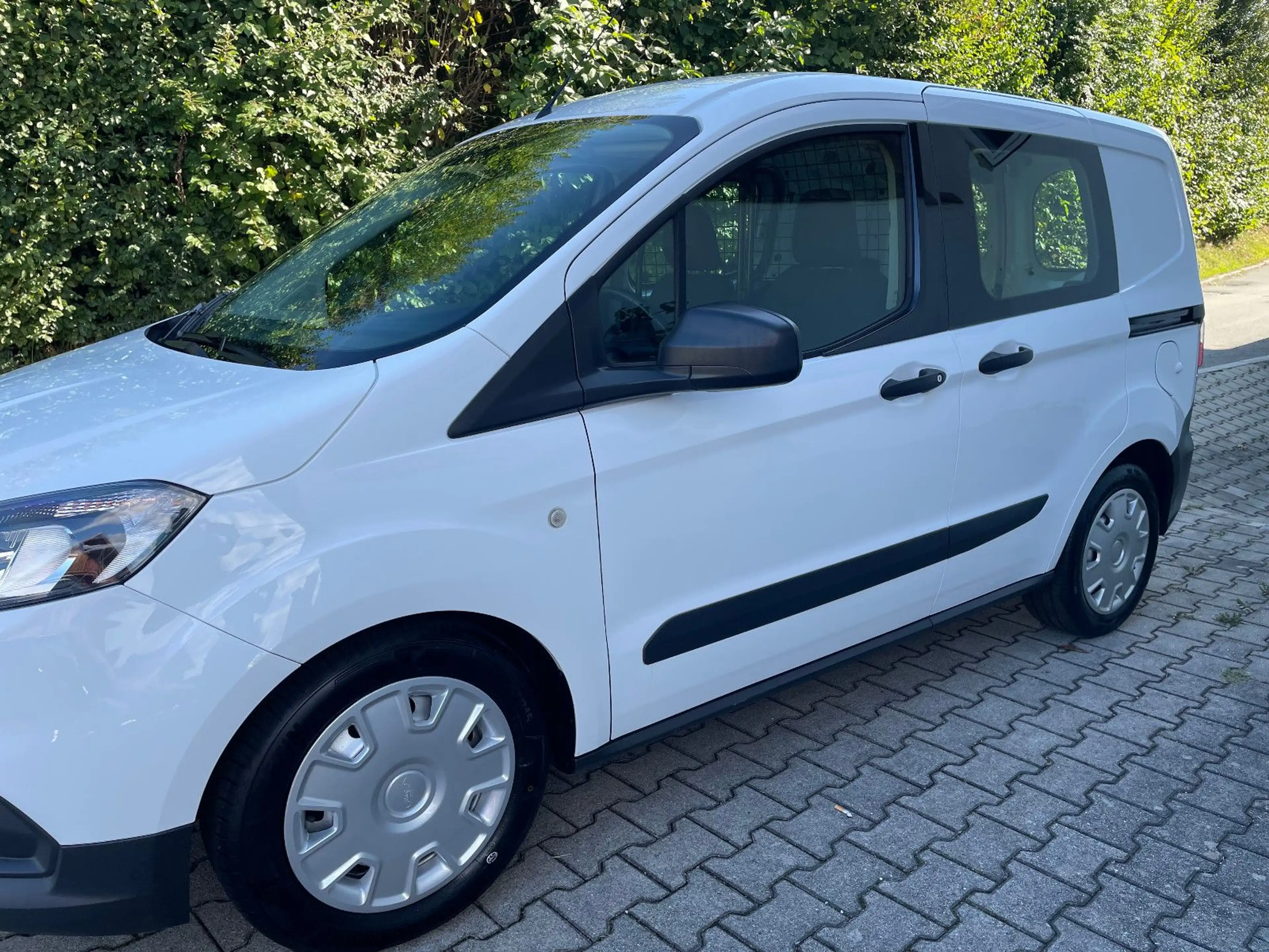 Ford Transit Courier Navi Schiebetüren — photo 6