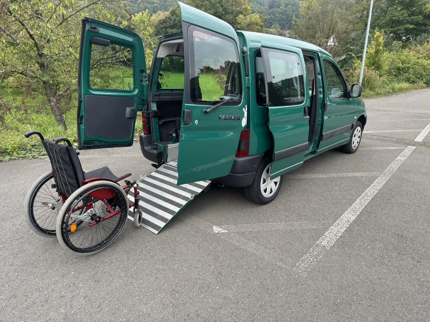 Peugeot Partner Behindertengerecht Rampe - 2