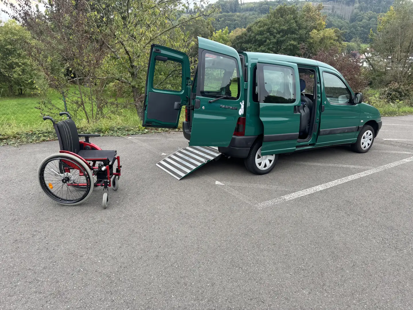 Peugeot Partner Behindertengerecht Rampe - 1