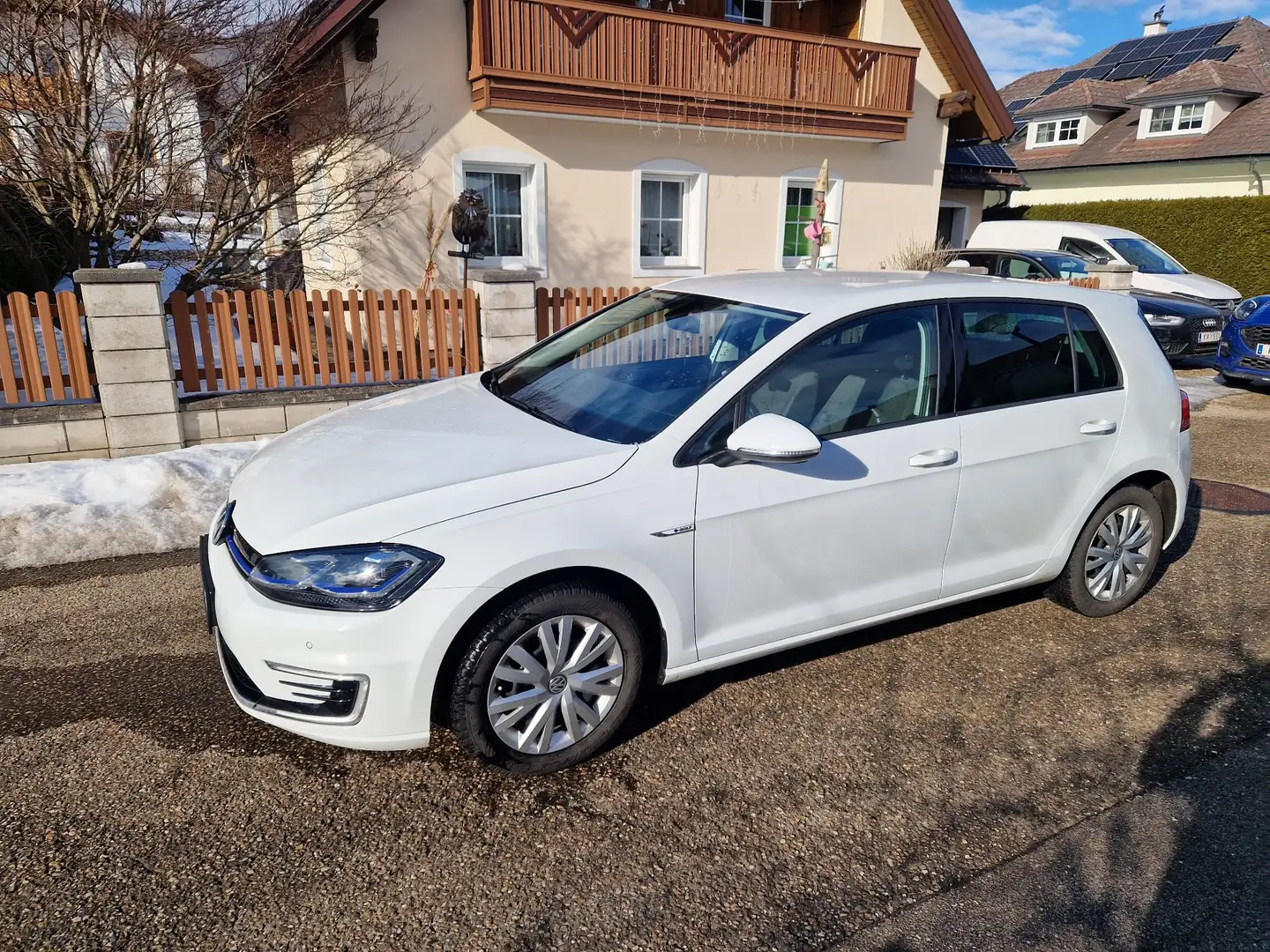 Volkswagen e-Golf 35,8kWh (mit Batterie) Weiß - 1
