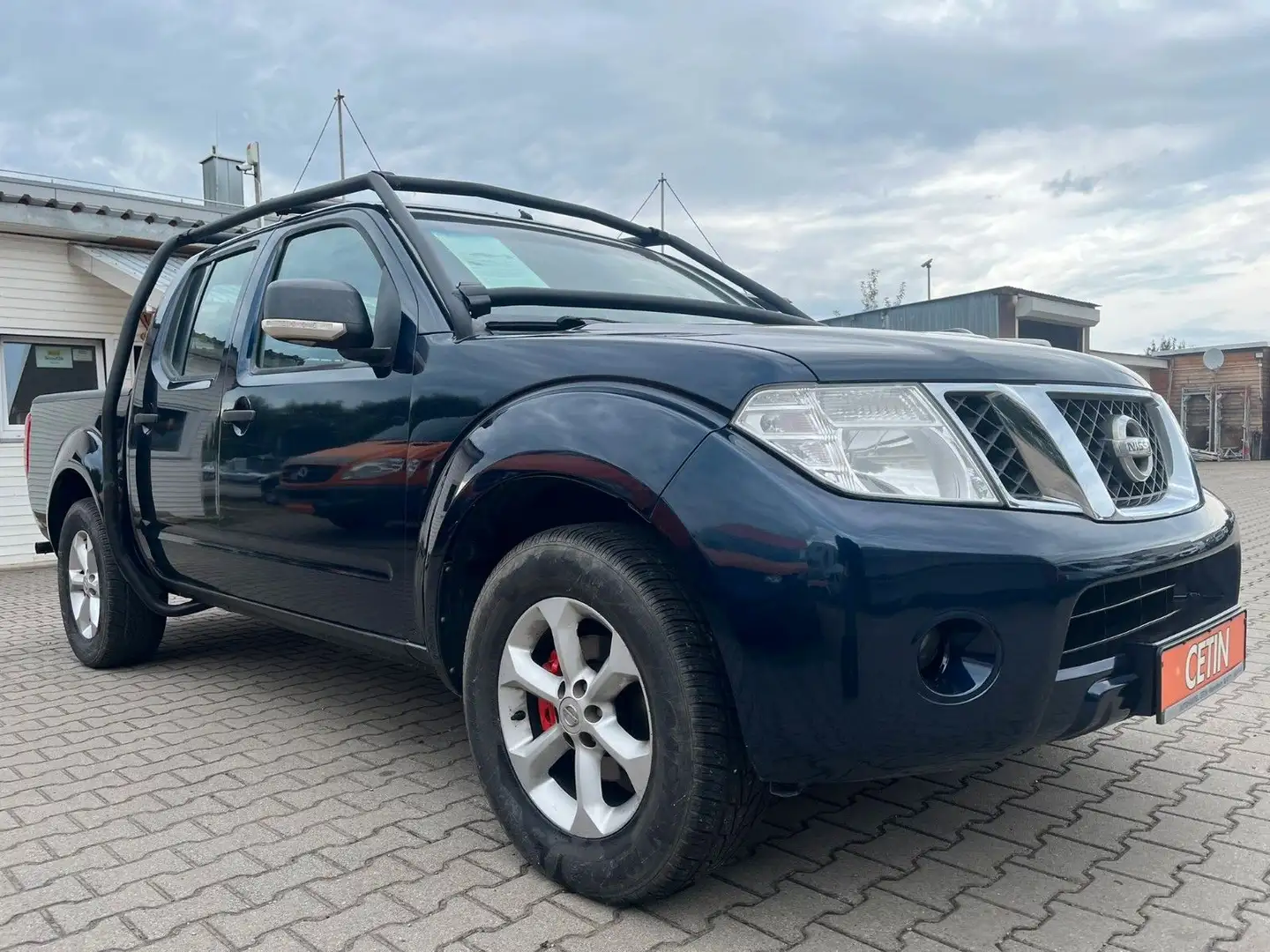 Nissan Navara Pickup Double Cab XE 4X4 Blau - 1