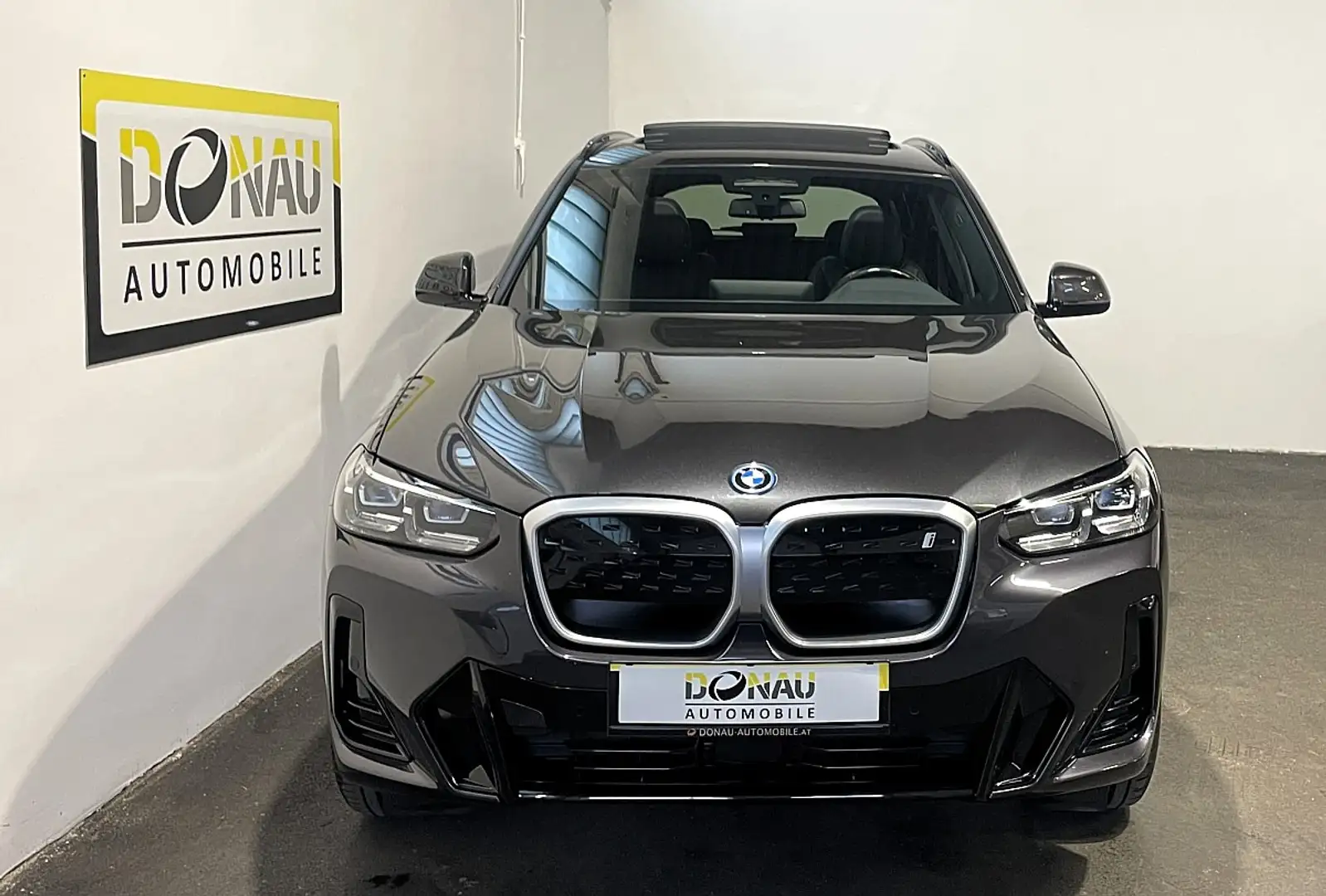 BMW iX3 M 73,8kWh M Sport * ACC * Pano * Leder * AHK * Grau - 2