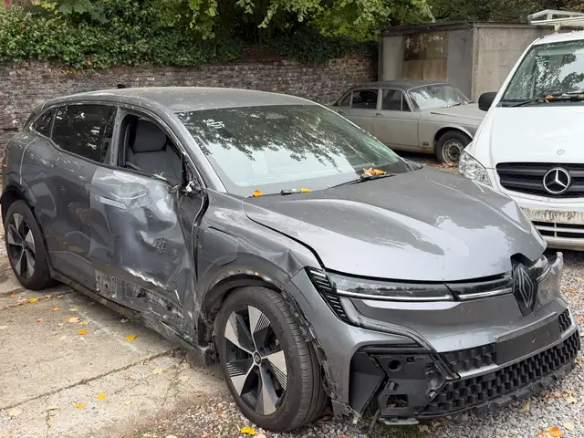 Renault Megane E-Tech e-Megane E-Tech 60 kWh Esprit Alpine R220 Comfort range Esprit Alpine