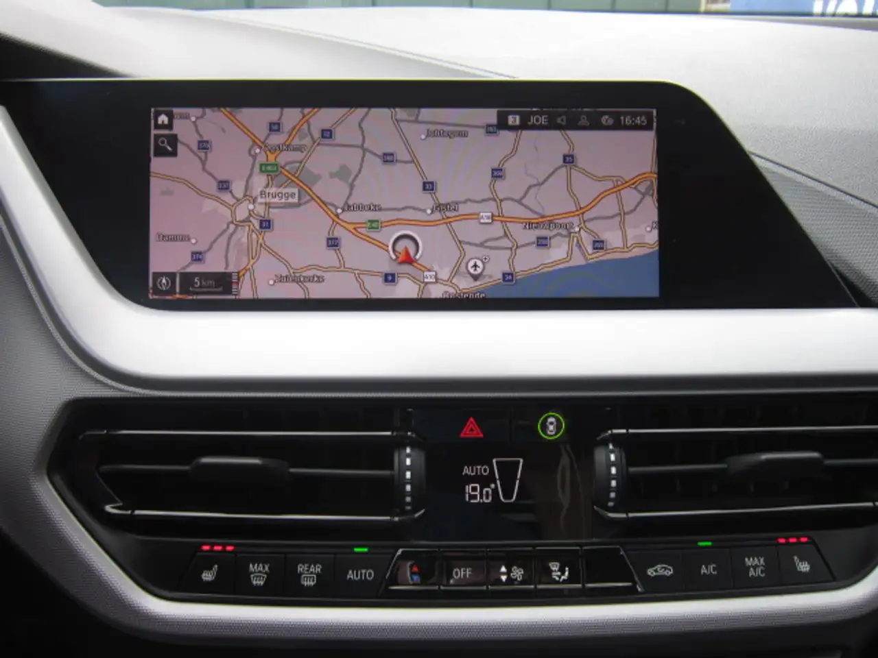 BMW 116 iA Hatch PROF NAVI + CARPLAY + ZETELVERWARMING + DAB, миниатюра 12