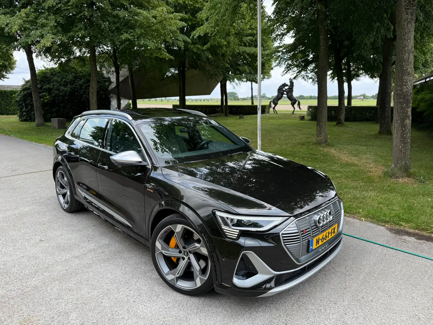 Audi e-tron Audi E-Tron S Quattro S-Line│503 pk│95 kWh│ Brown - 1