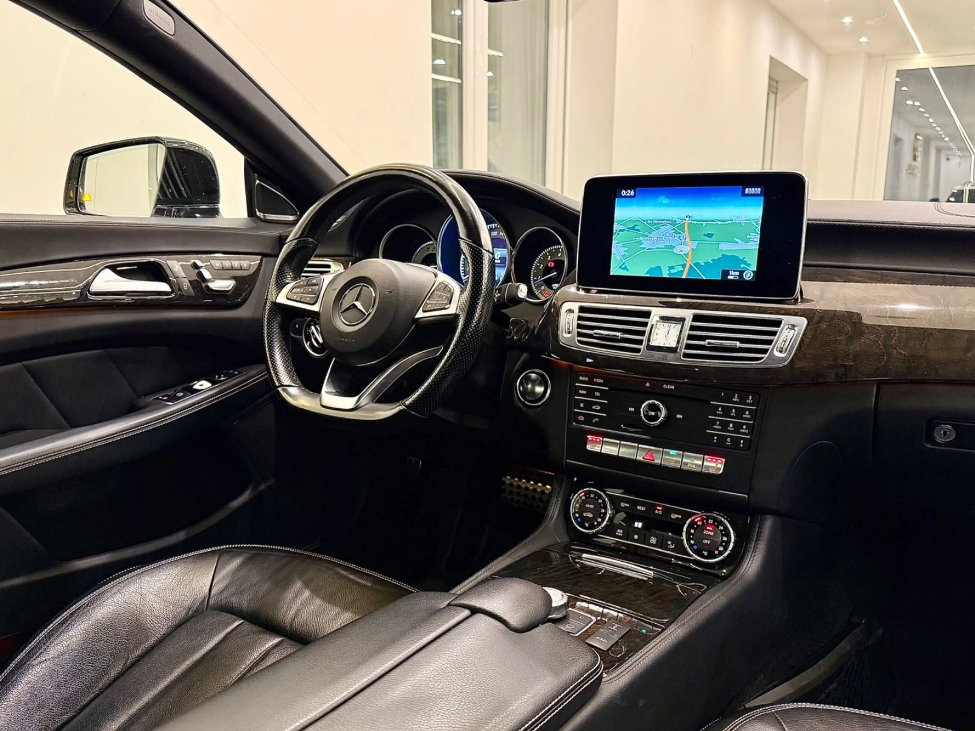 Mercedes-Benz CLS 500 AMG Line 360*/Distronic/Memory/GSHD — photo 10