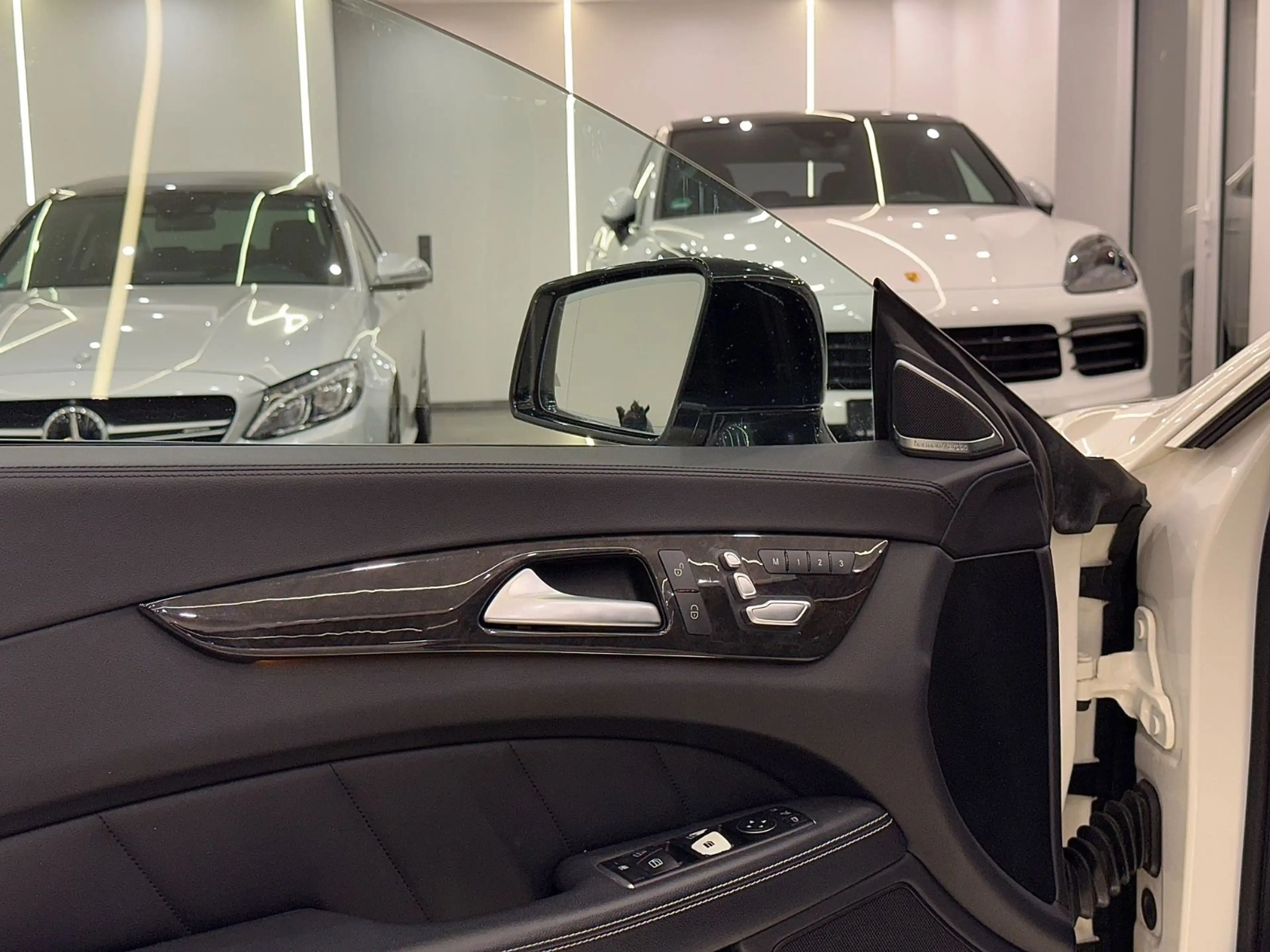 Mercedes-Benz CLS 500 AMG Line 360*/Distronic/Memory/GSHD — photo 14
