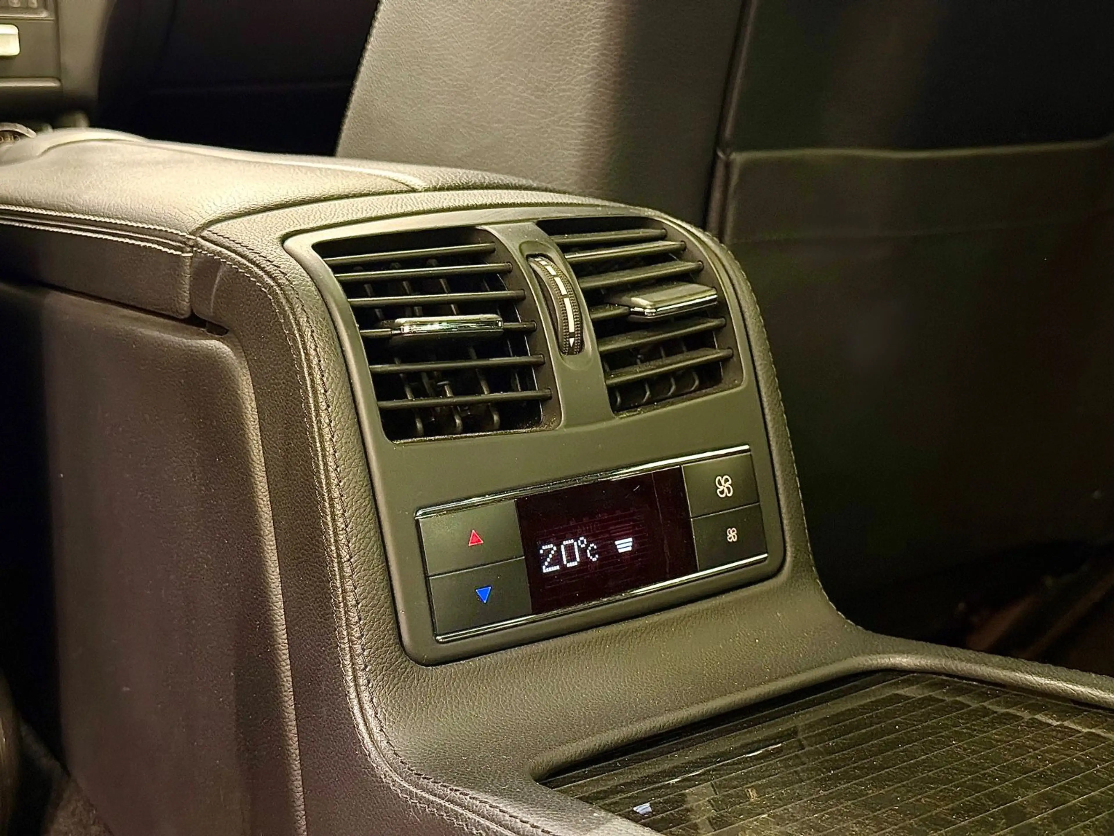 Mercedes-Benz CLS 500 AMG Line 360*/Distronic/Memory/GSHD — photo 17