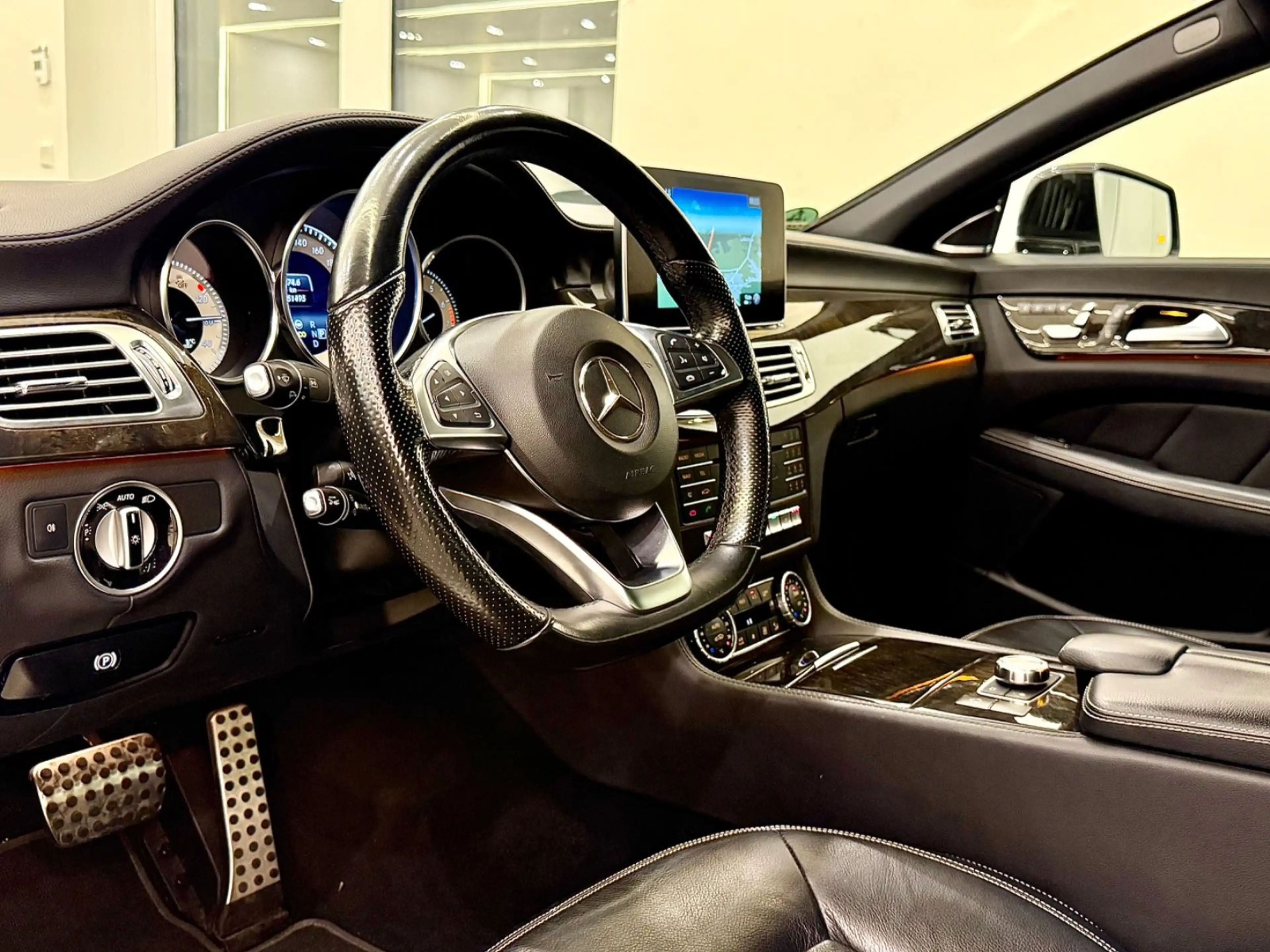 Mercedes-Benz CLS 500 AMG Line 360*/Distronic/Memory/GSHD — photo 9