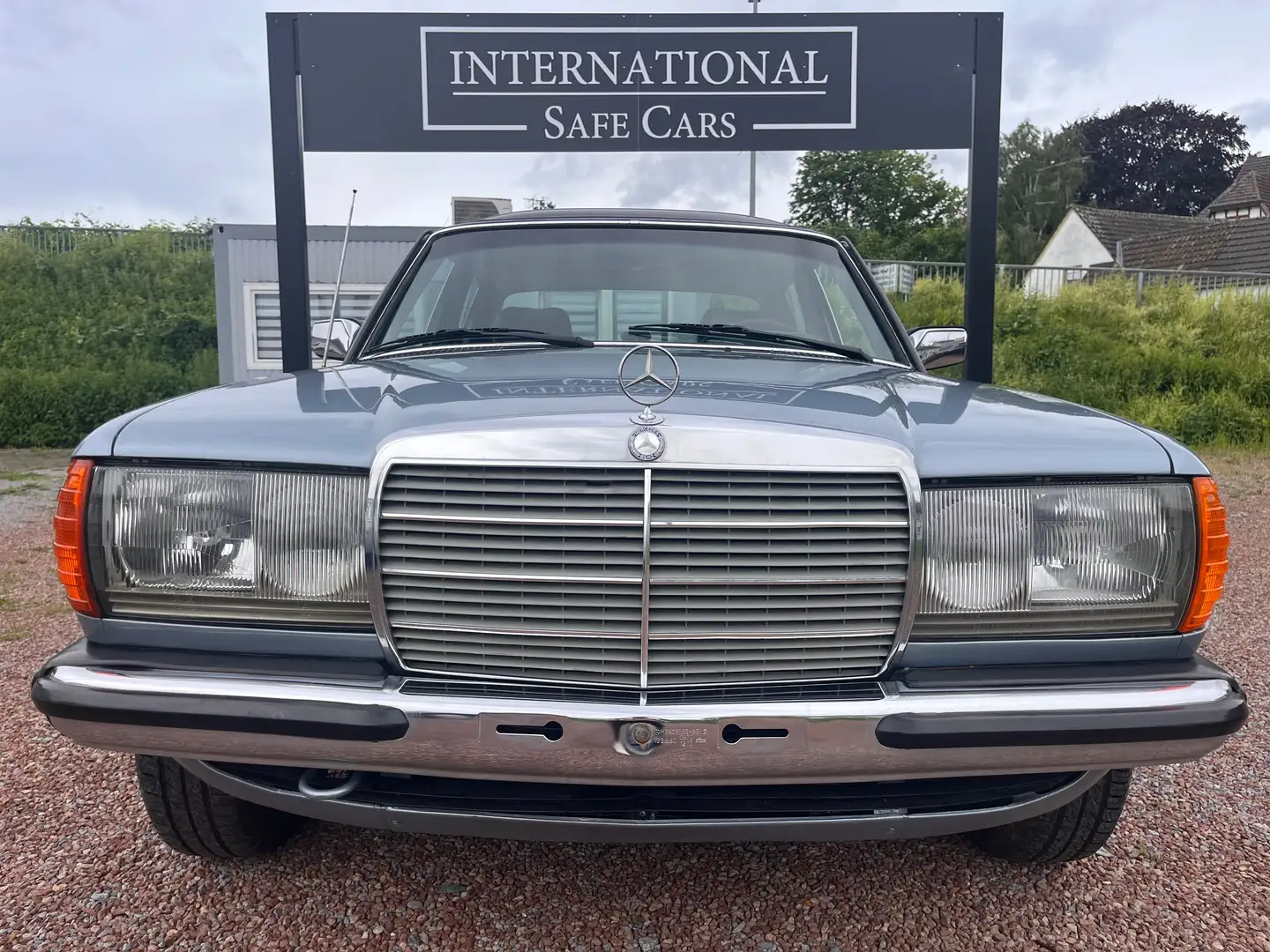 Mercedes-Benz 240 D H-Zulassung/5-Gang/3.Hand/TÜVneu/Zentralver. Blau - 2