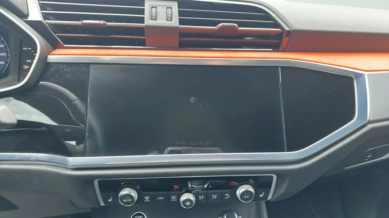 Audi Q3 снимка Audi Q3