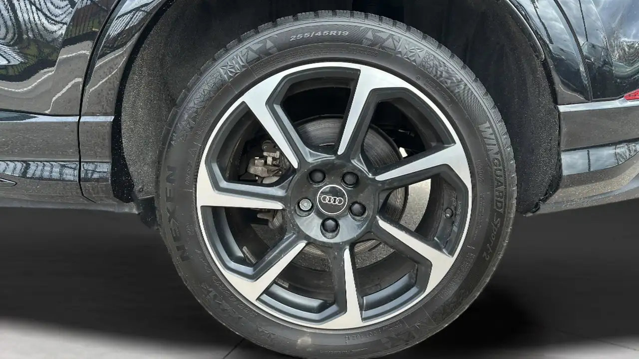 Audi Q3 снимка Audi Q3