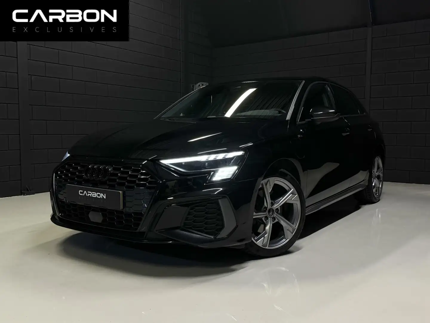 Audi A3 Sportback 40 TFSI e | 3x S-Line | Matrix | CarPlay Zwart - 1