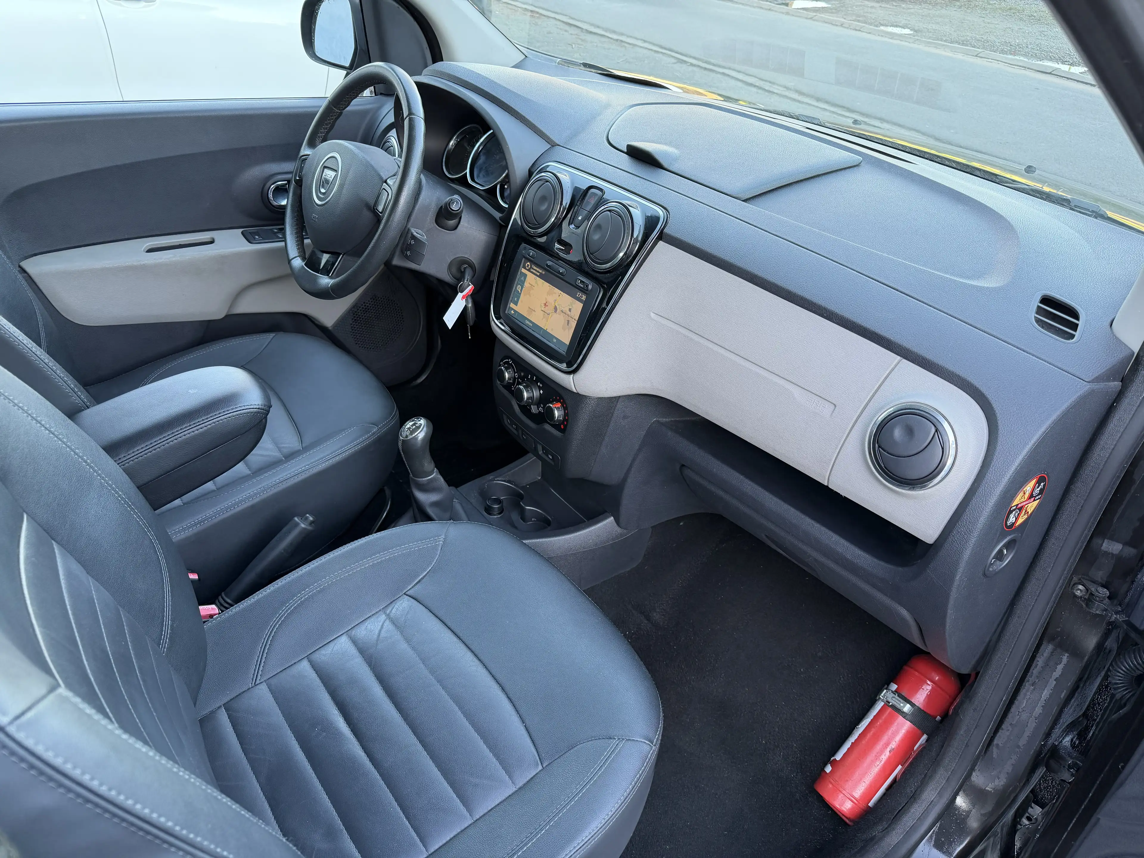 Dacia Lodgy 1.2 TCe Liberty 7pl. — photo 11