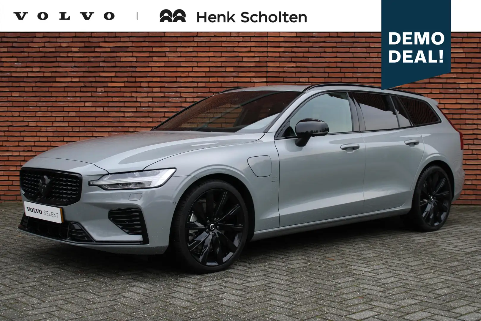 Volvo V60 T8 455pk AWD Plus Dark Performance Edition | Poles Gris - 1