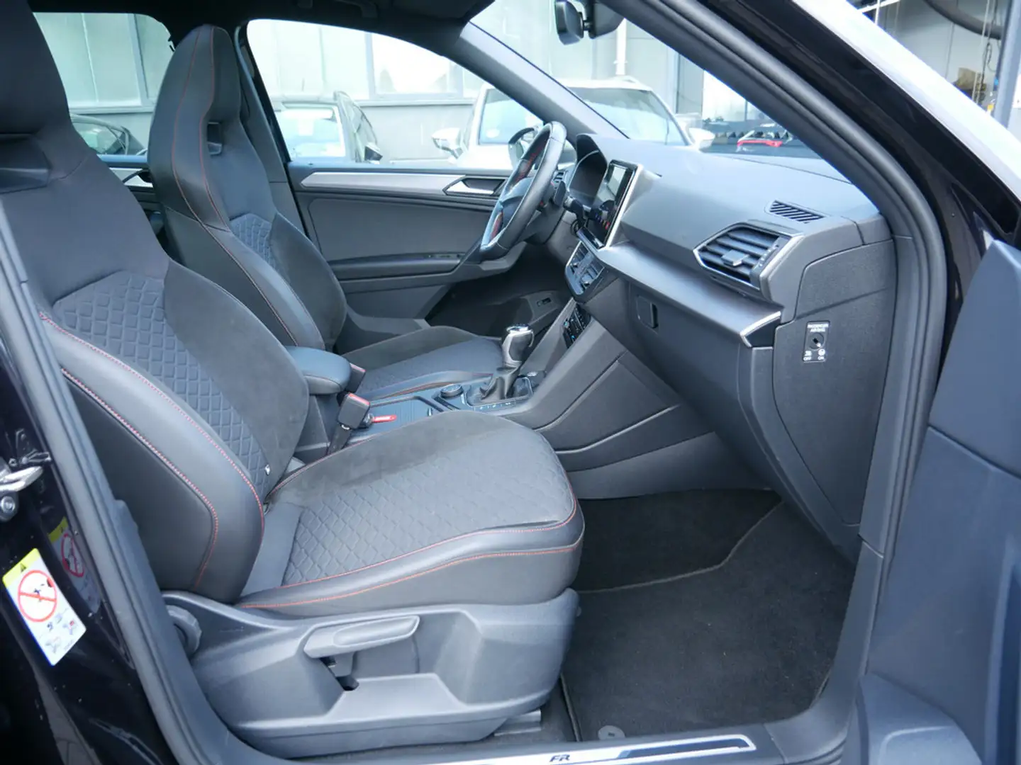 SEAT Tarraco 2.0 TSI FR 4Drive 7-SITZ PANO AHK 20" Schwarz - 2