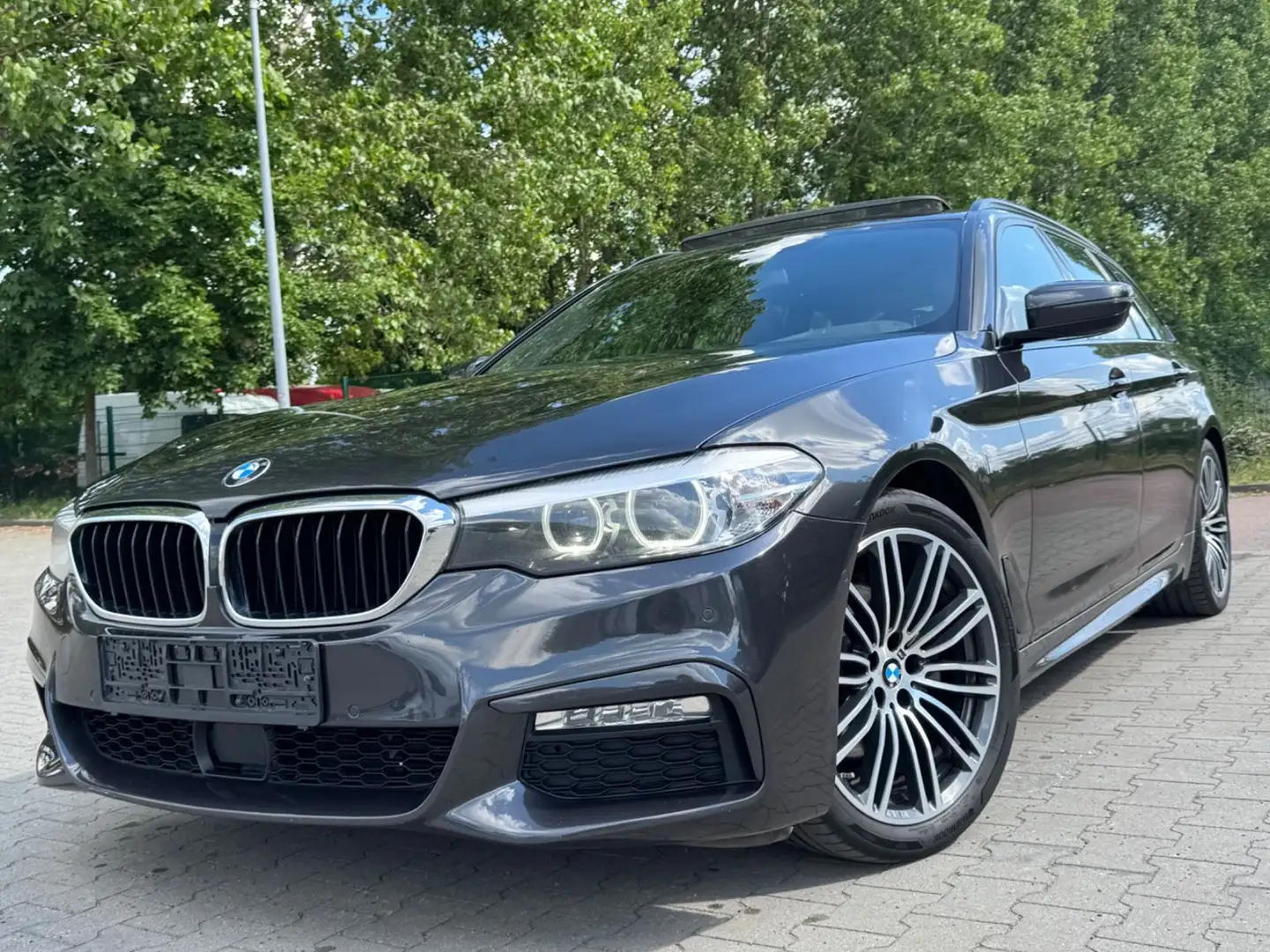 BMW 520 d xDrive M Sportpaket/PANO/ACC/8 fach bereif Gris - 2