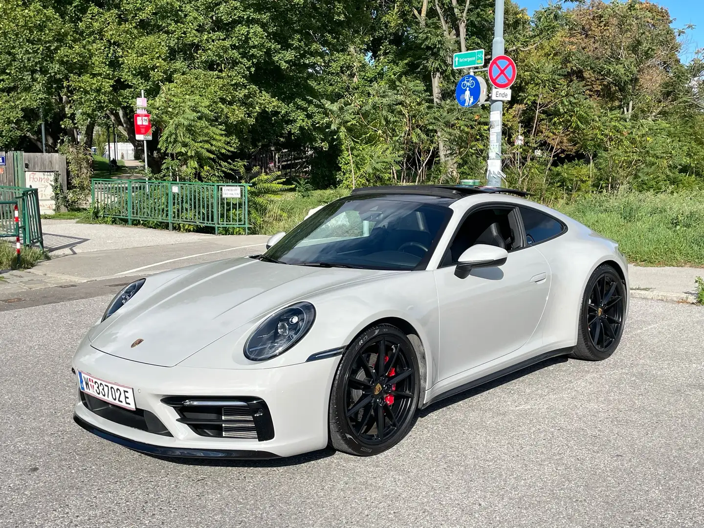 Porsche 992 911 Carrera Coupe S PDK Bronze - 1