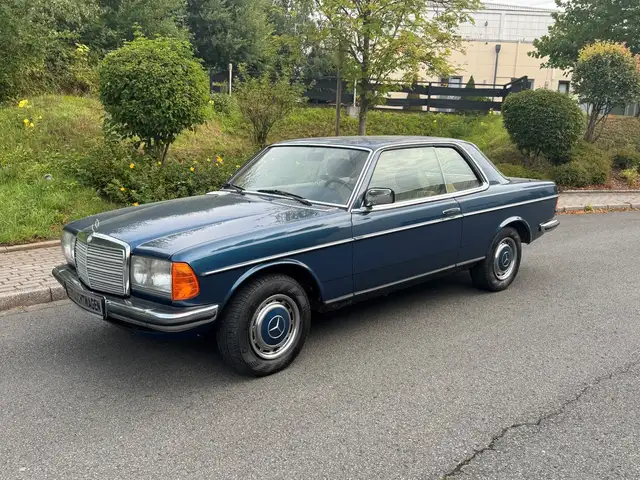 Mercedes-Benz 230 CE Coupe´