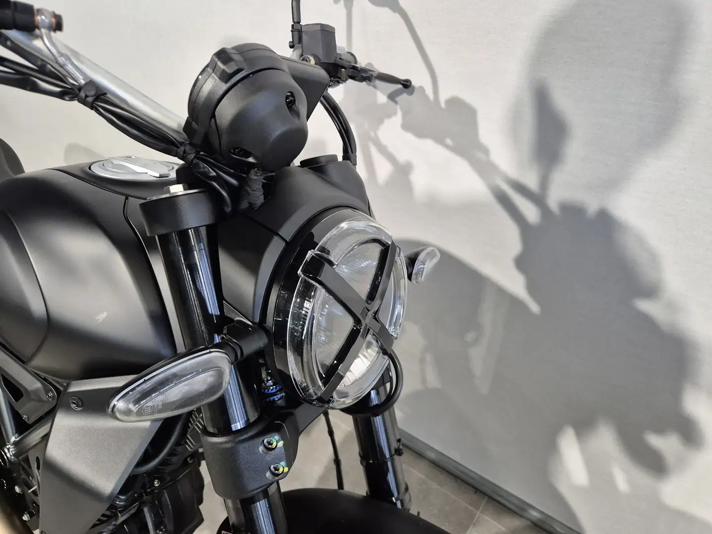 Ducati Scrambler ICON Zwart - 2