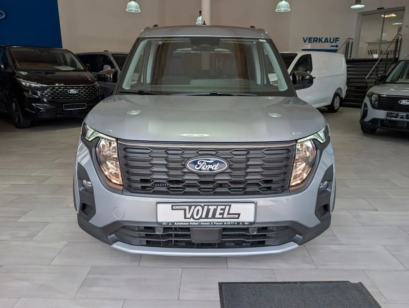 Ford Tourneo Courier Active Automatik Silber - 2