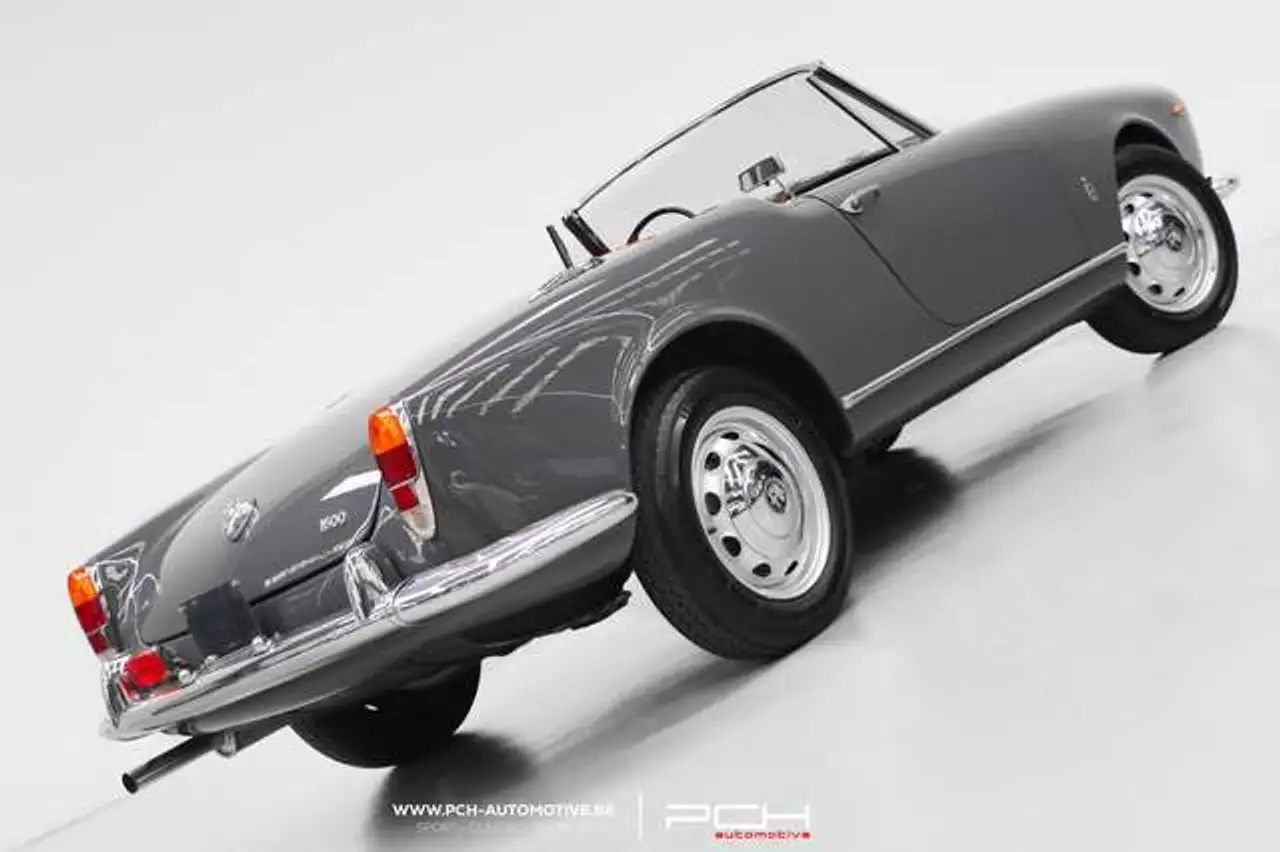 Alfa Romeo Giulia Spider 1600 - Matching Numbers ! -, foto 2