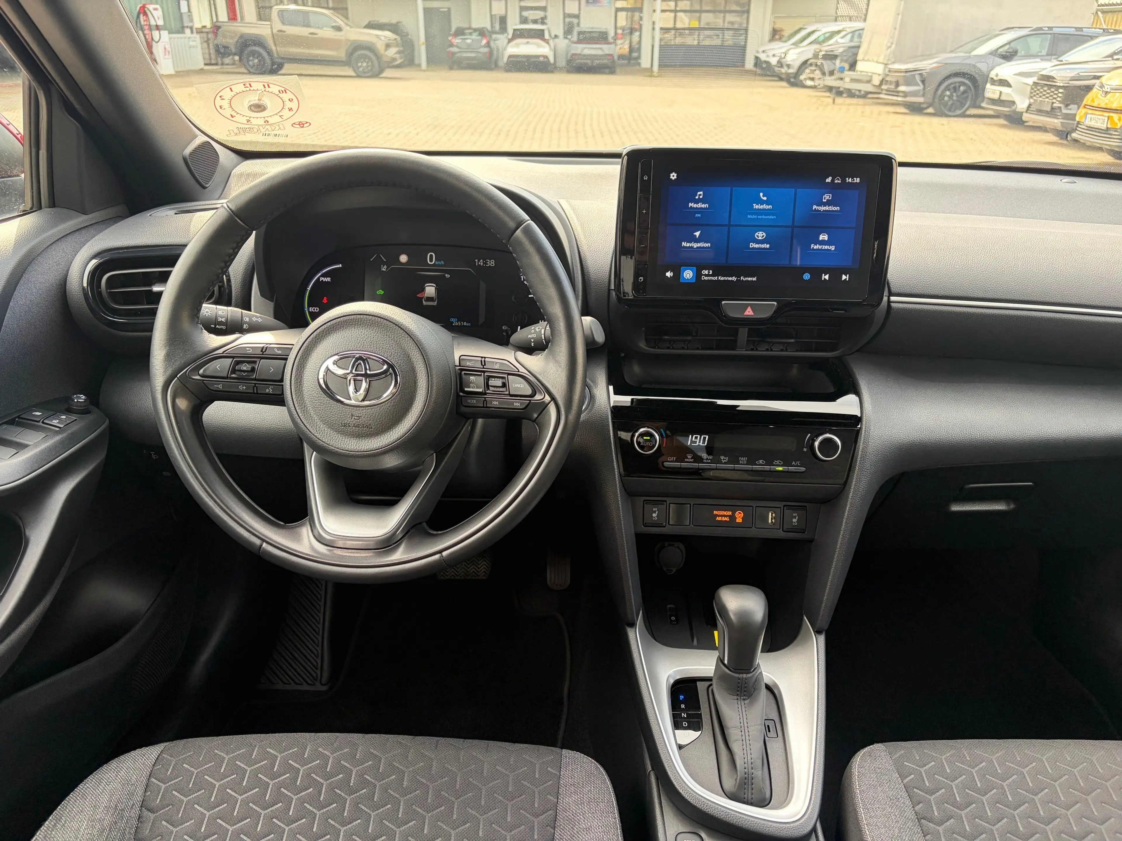 Toyota Yaris Cross 1,5 Hybrid FWD Active Drive — photo 14