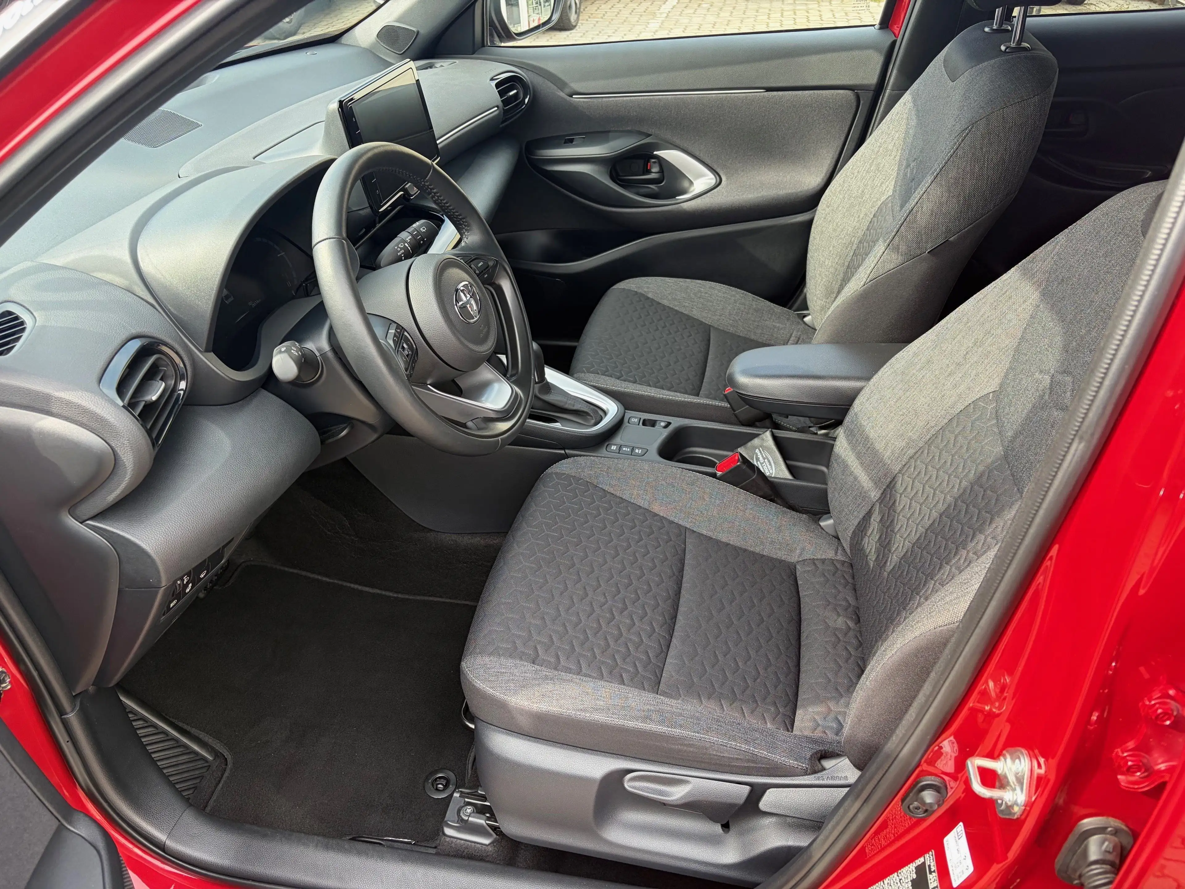 Toyota Yaris Cross 1,5 Hybrid FWD Active Drive — photo 11