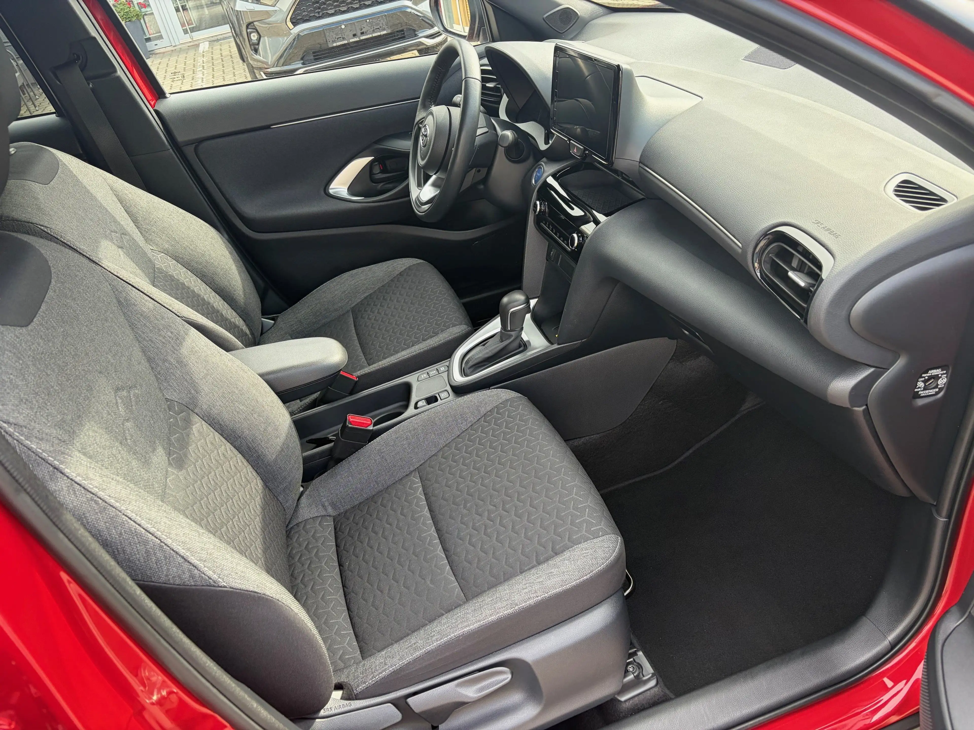 Toyota Yaris Cross 1,5 Hybrid FWD Active Drive — photo 8
