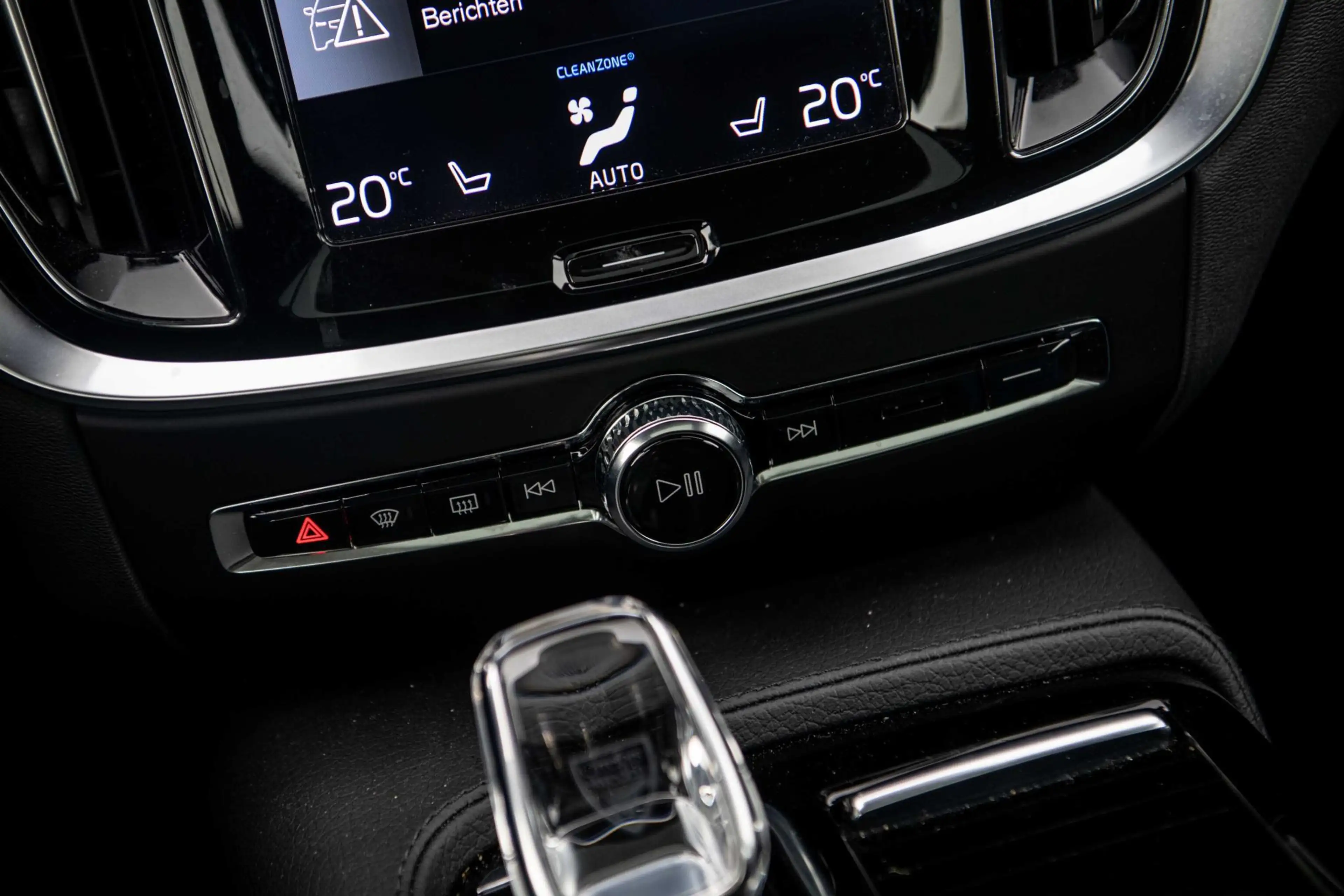 Volvo V60 T6 Plug-in hybrid AWD Ultimate Bright | Long Range — photo 8