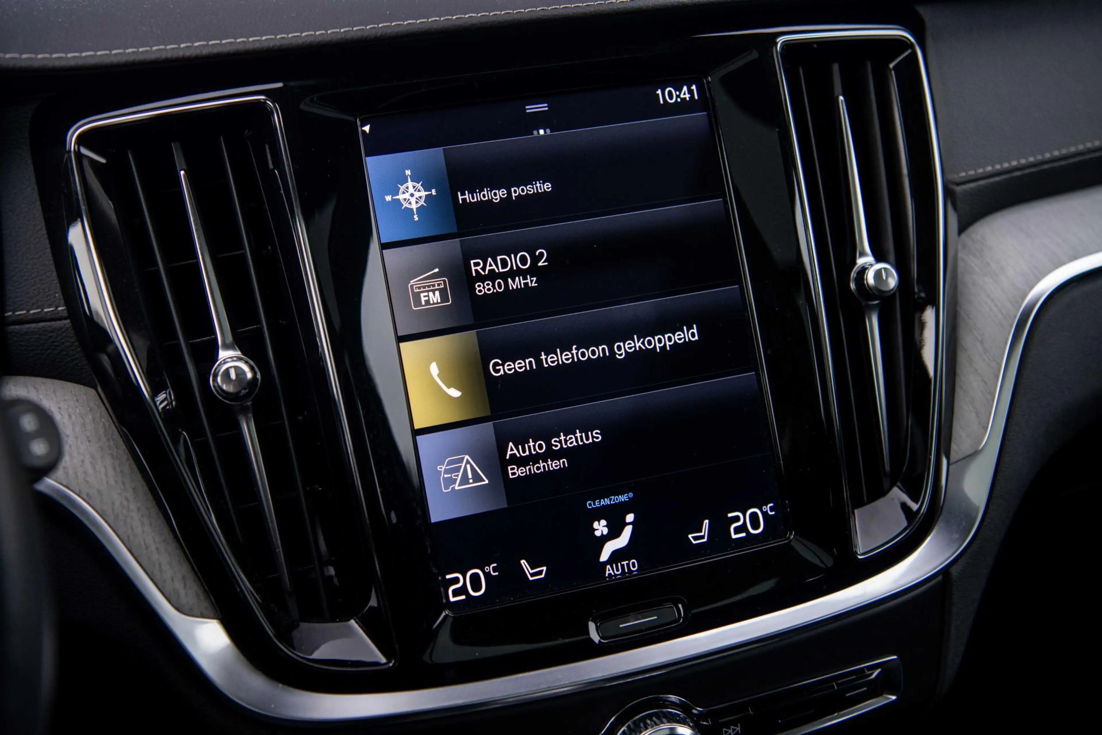 Volvo V60 T6 Plug-in hybrid AWD Ultimate Bright | Long Range — photo 14