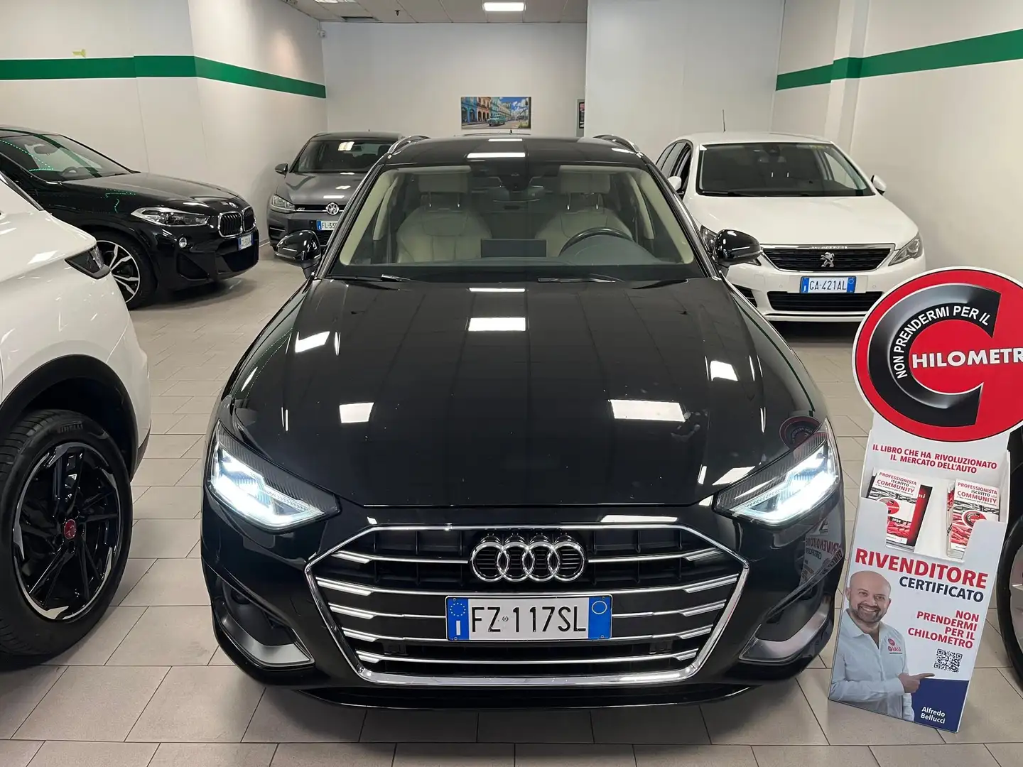 Audi A4 A4 V 2019 Avant 30 2.0 tdi  S Line 136cv s-tronic Nero - 2