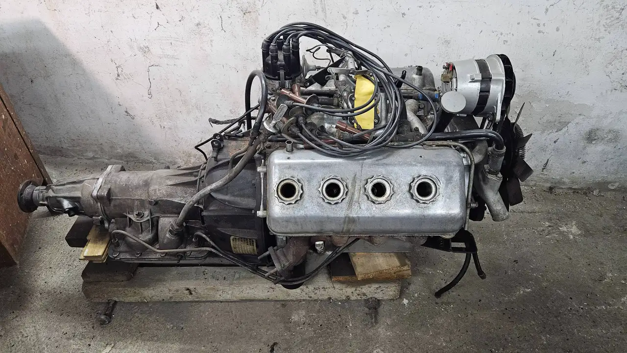 Daimler 250 V8 Saloon RHD, foto 6